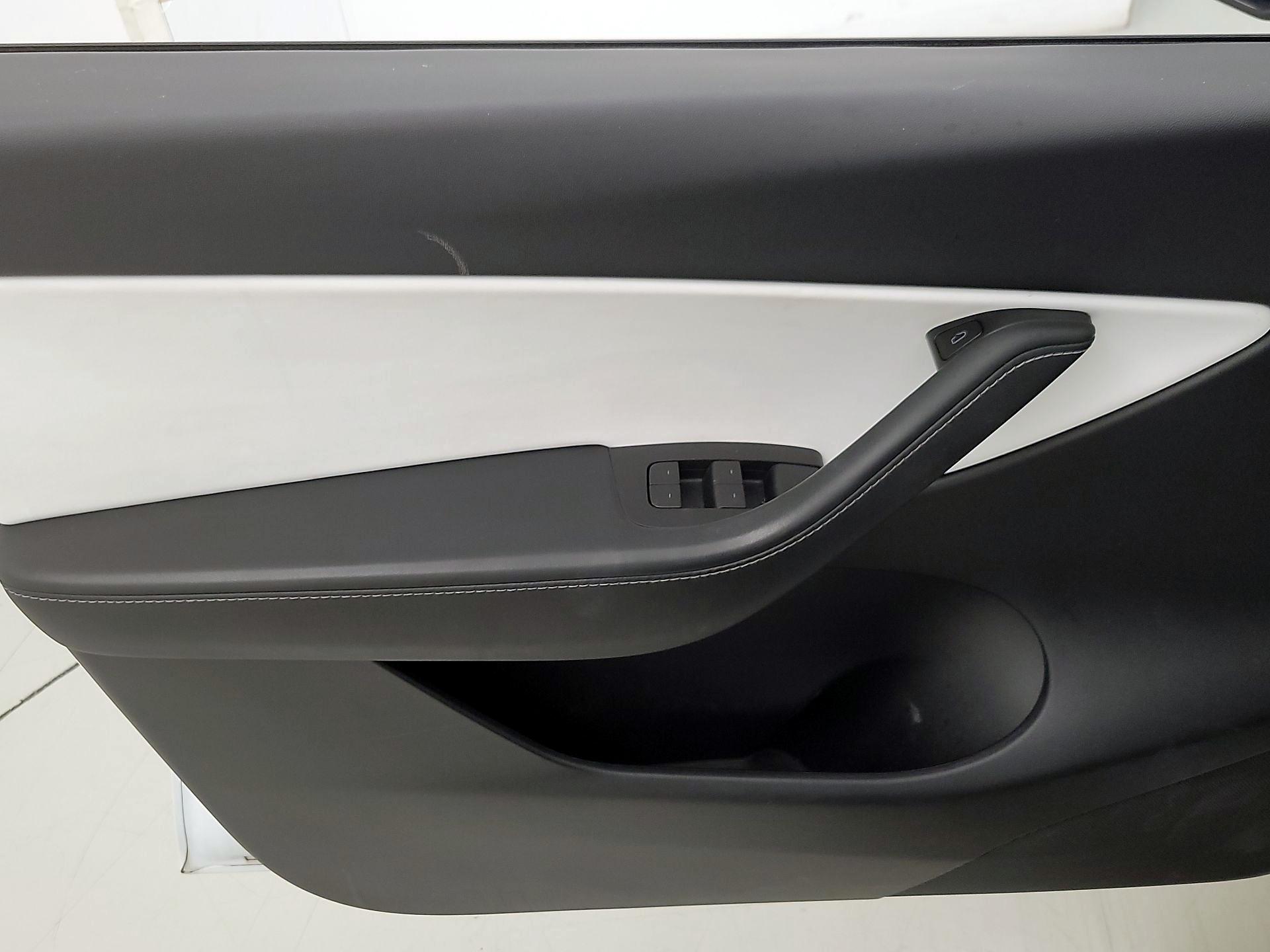 Thumbnail: 2022 Tesla Model Y - 12