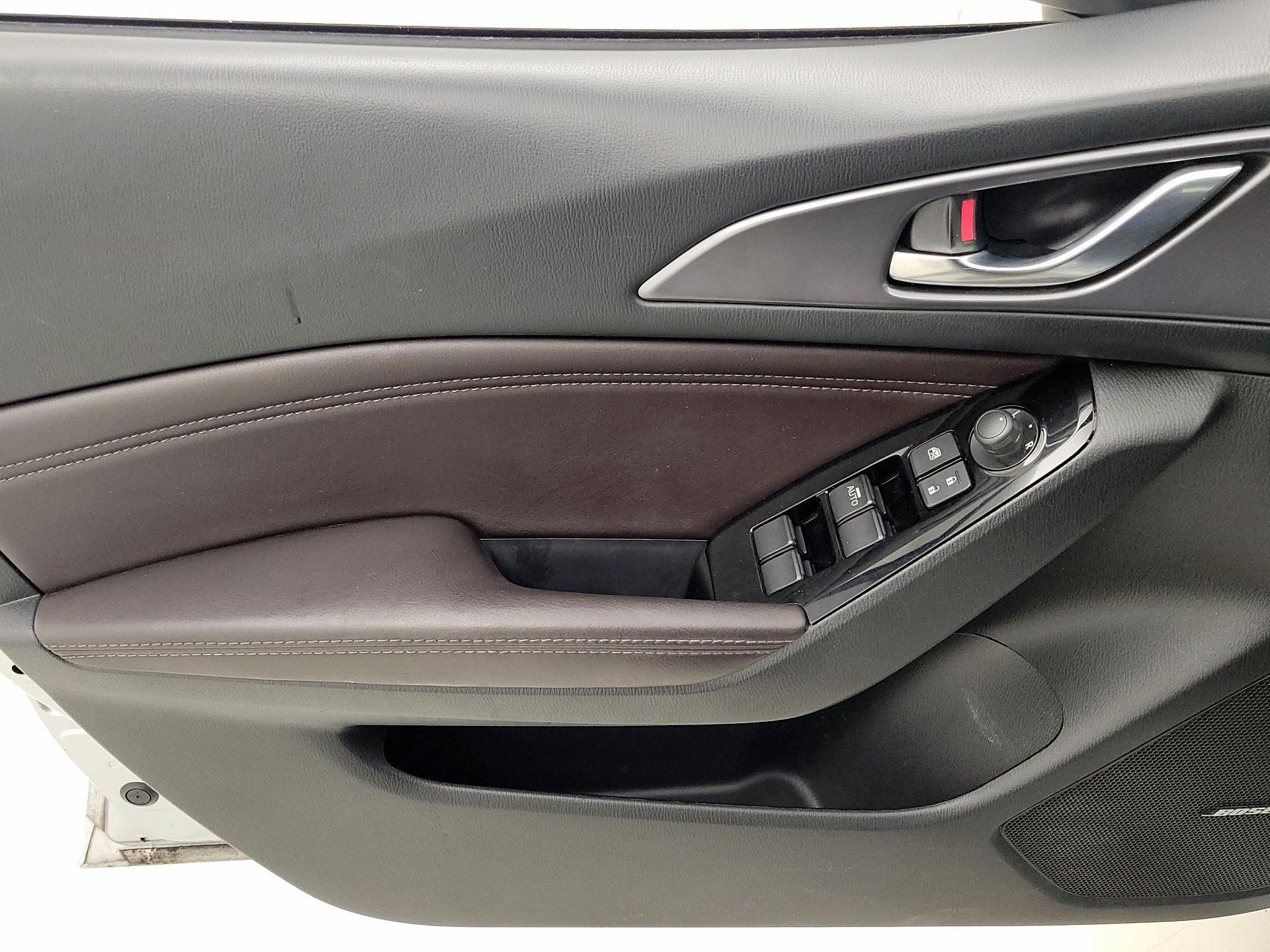 Thumbnail: 2017 Mazda Mazda3 - 12