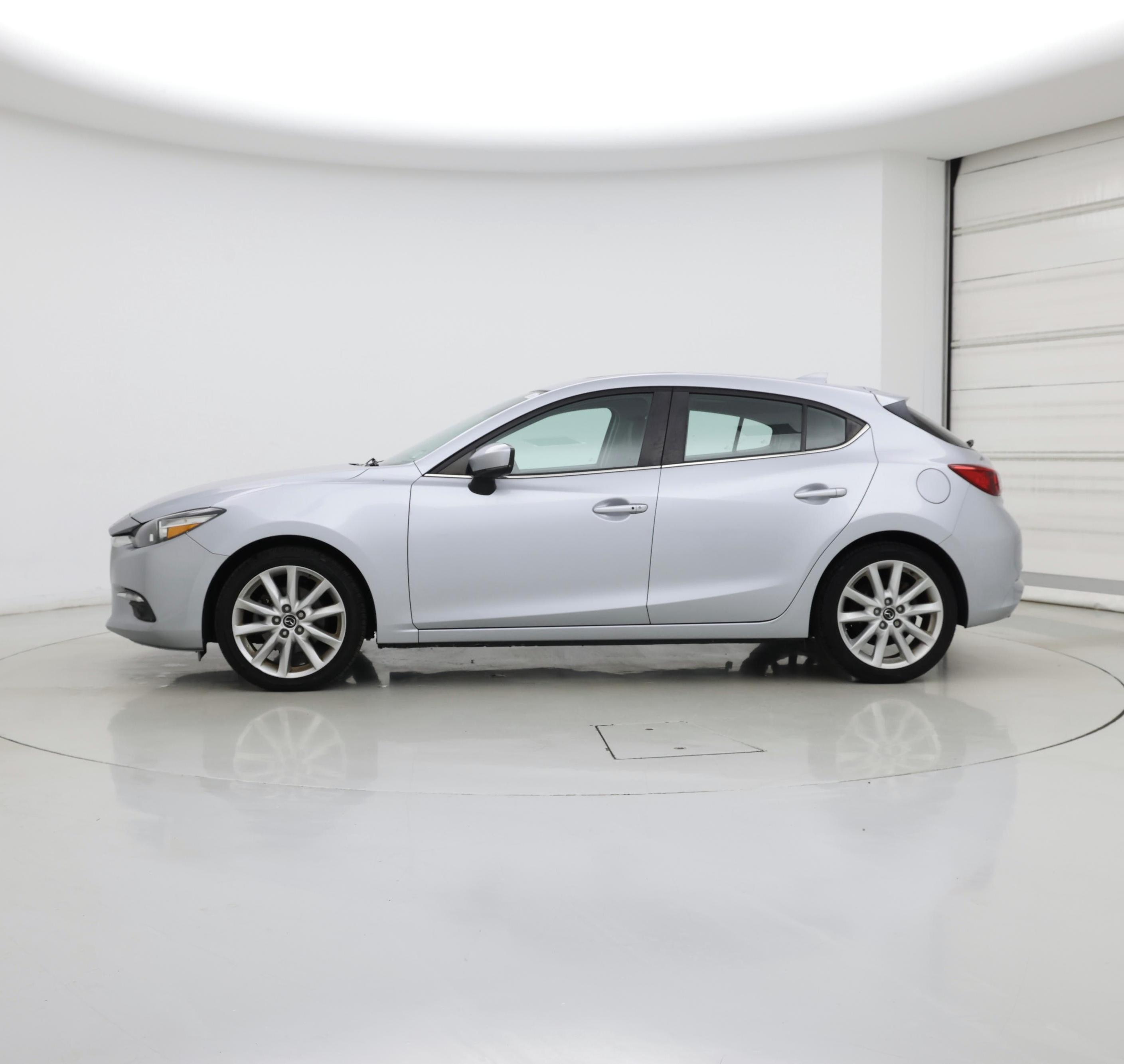 Thumbnail: 2017 Mazda Mazda3 - 3
