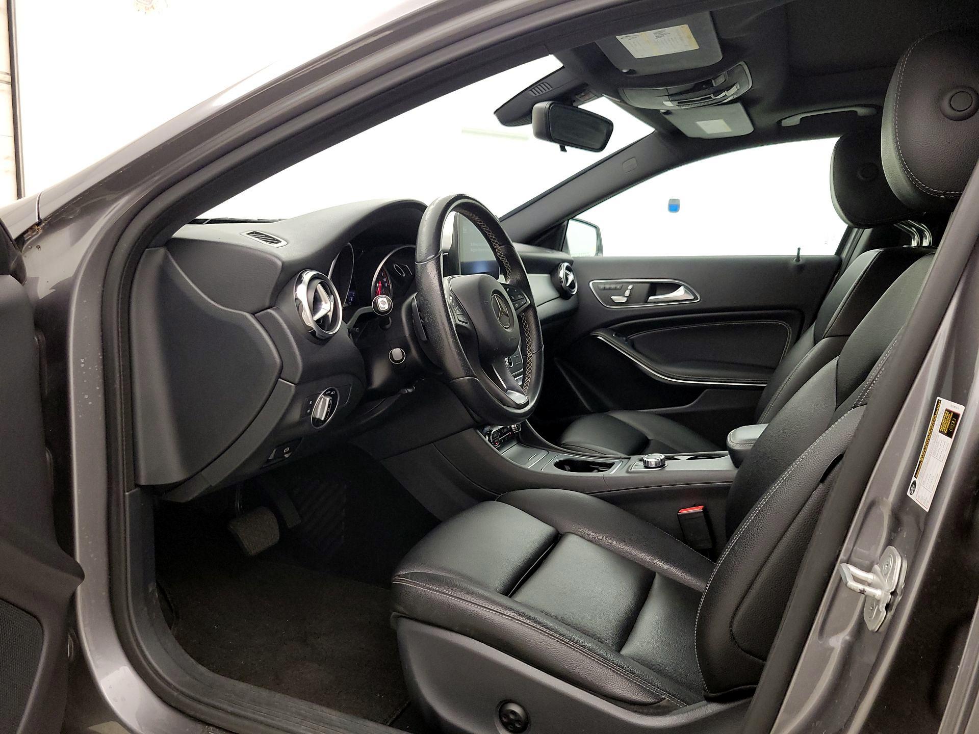 Thumbnail: 2018 Mercedes-Benz GLA - 11