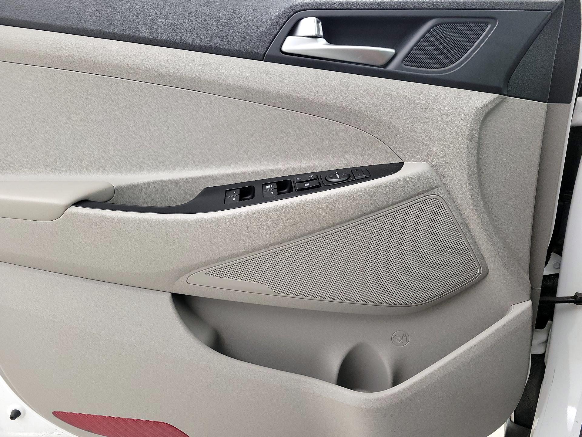 Thumbnail: 2020 Hyundai Tucson - 12