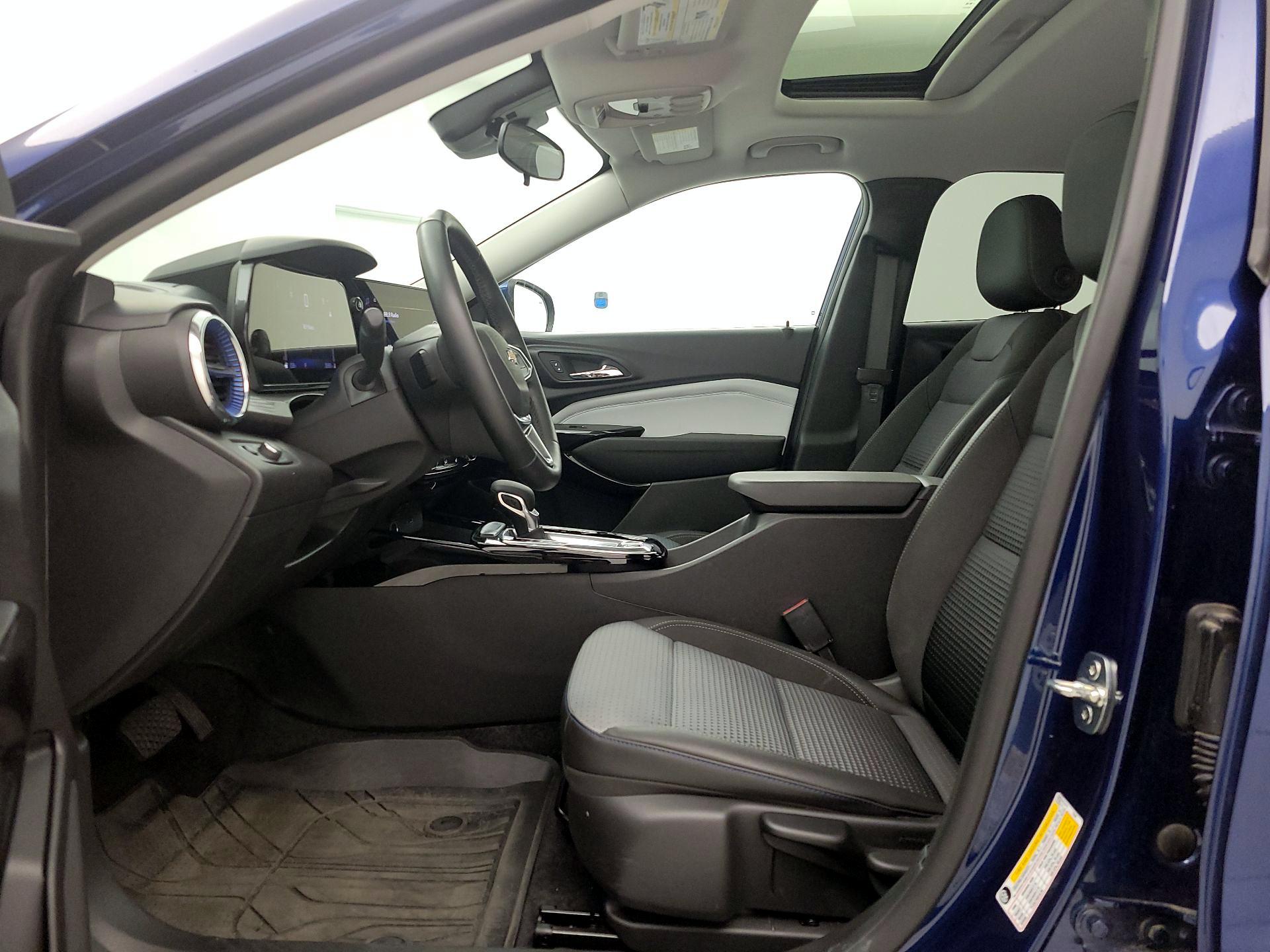 Thumbnail: 2024 Chevrolet Trax - 11