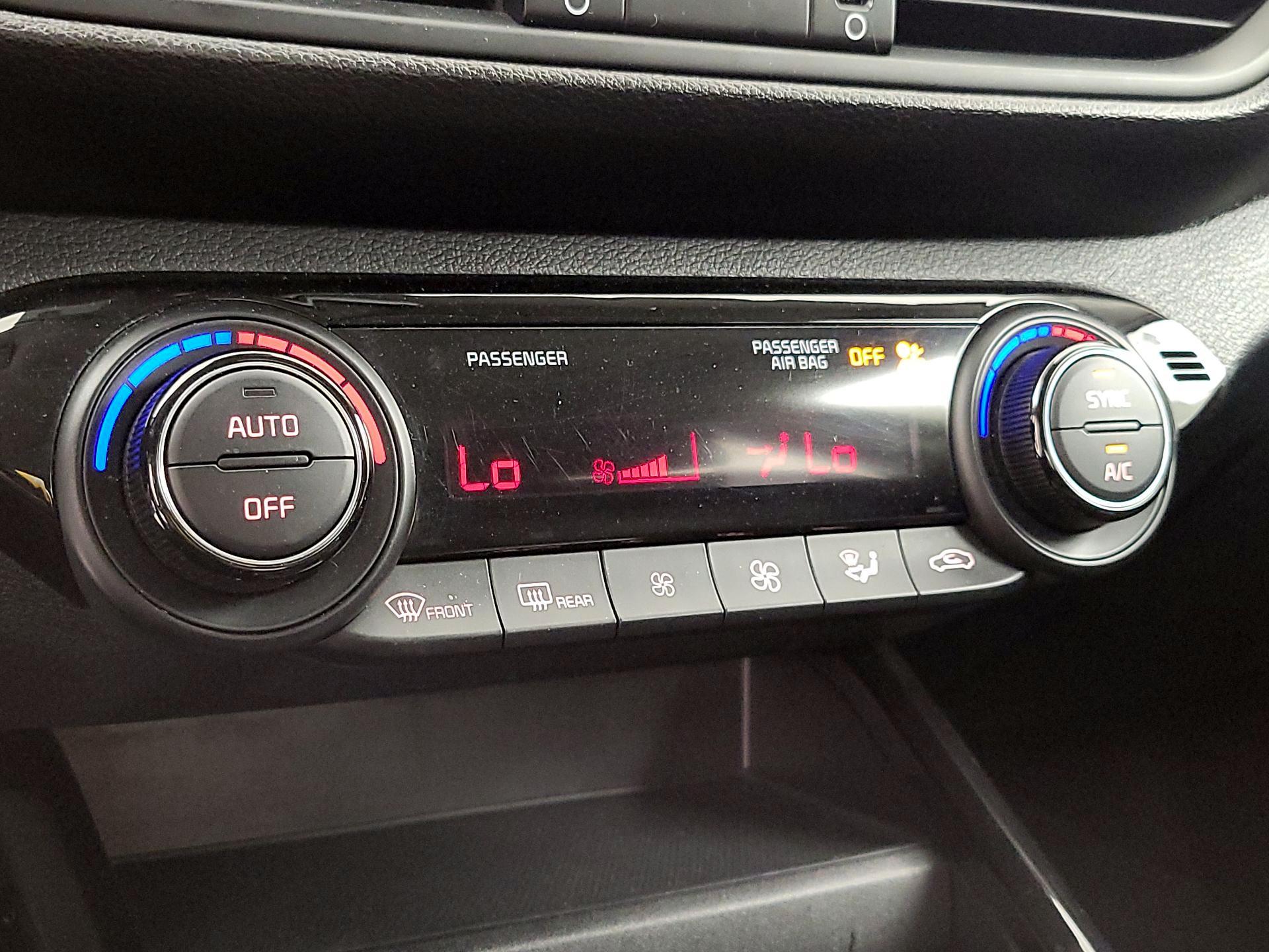 Thumbnail: 2019 Kia Forte - 16