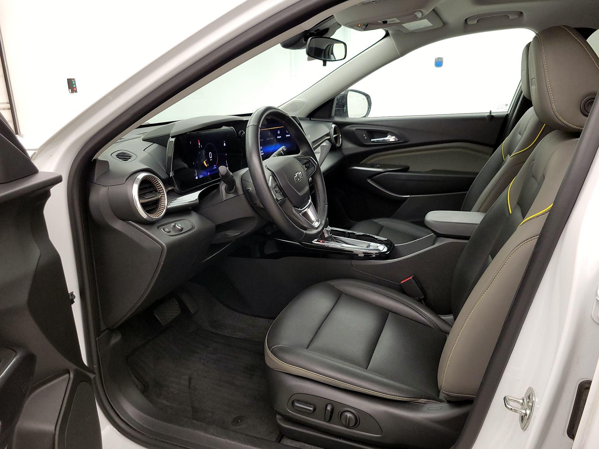 Thumbnail: 2025 Chevrolet Trax - 11