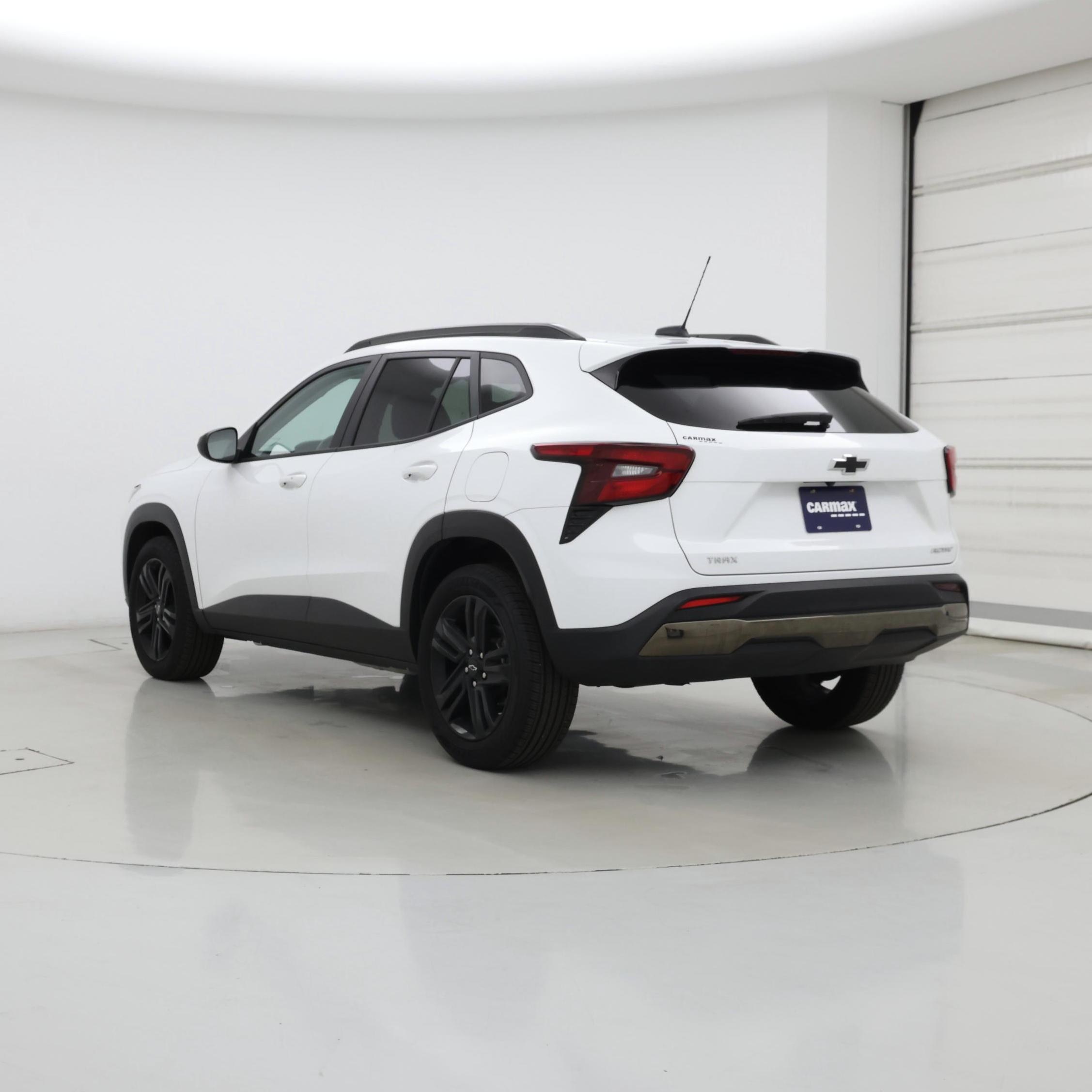Thumbnail: 2025 Chevrolet Trax - 2