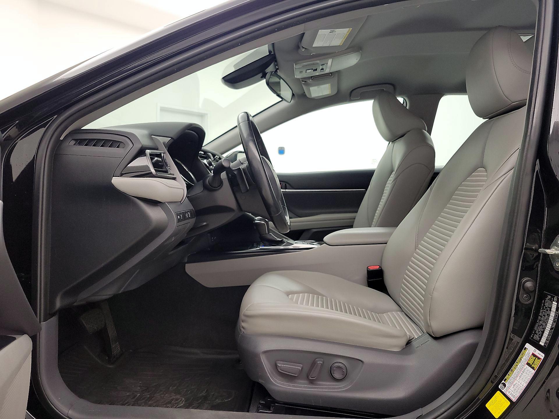 Thumbnail: 2019 Toyota Camry - 11