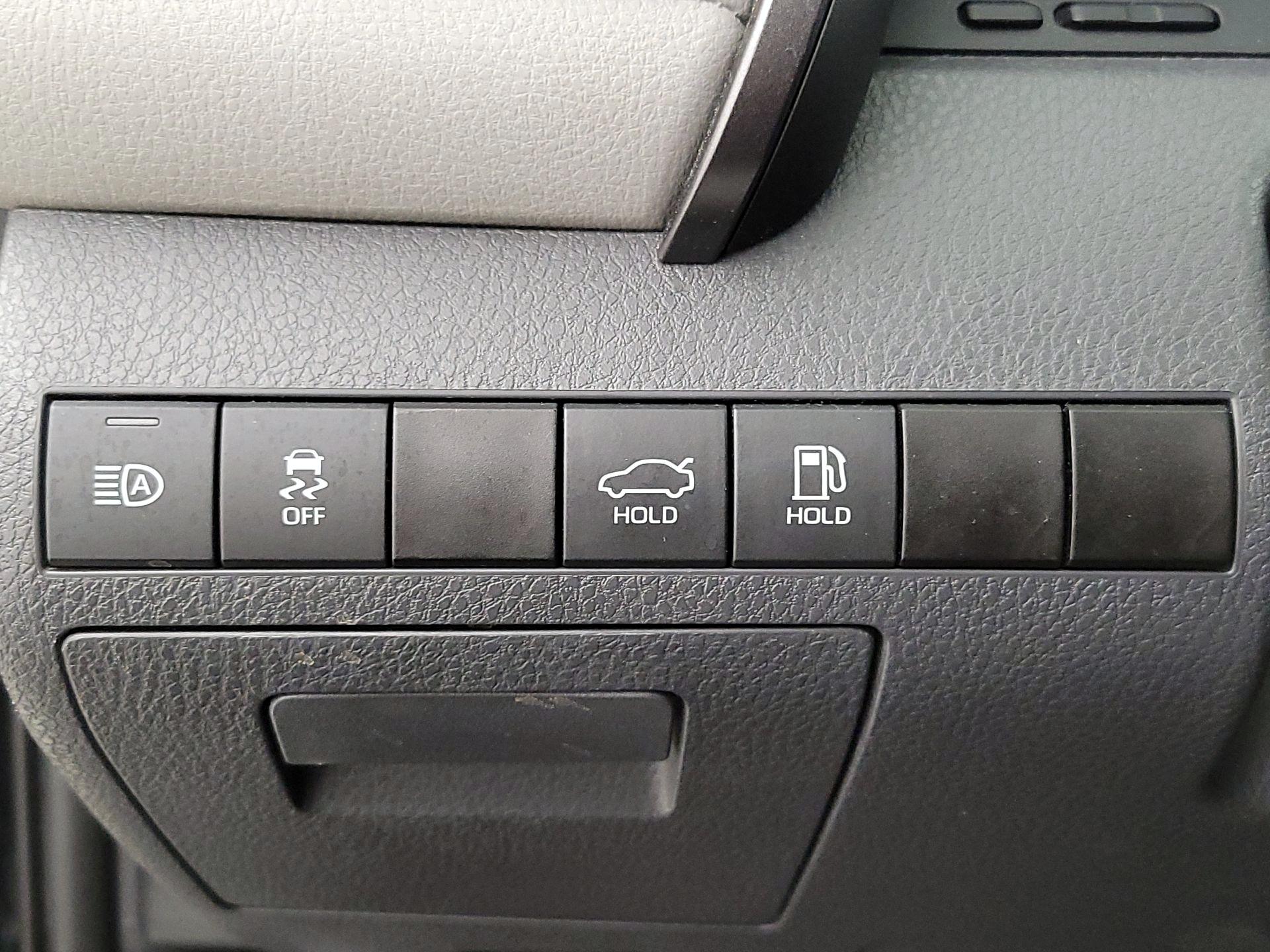 Thumbnail: 2019 Toyota Camry - 13