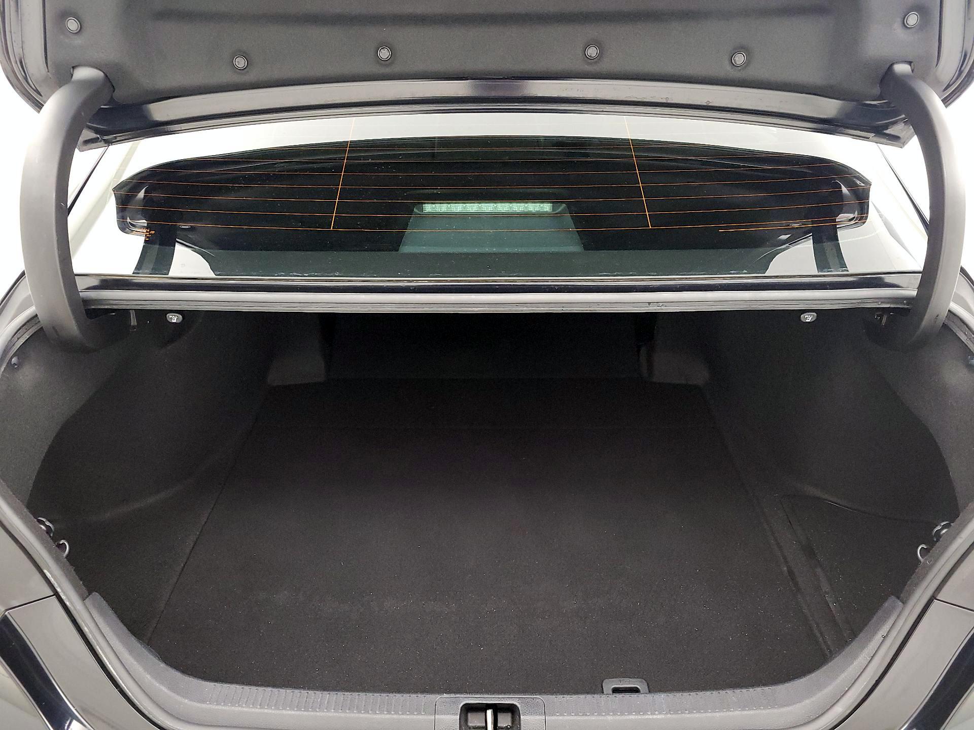 Thumbnail: 2019 Toyota Camry - 20