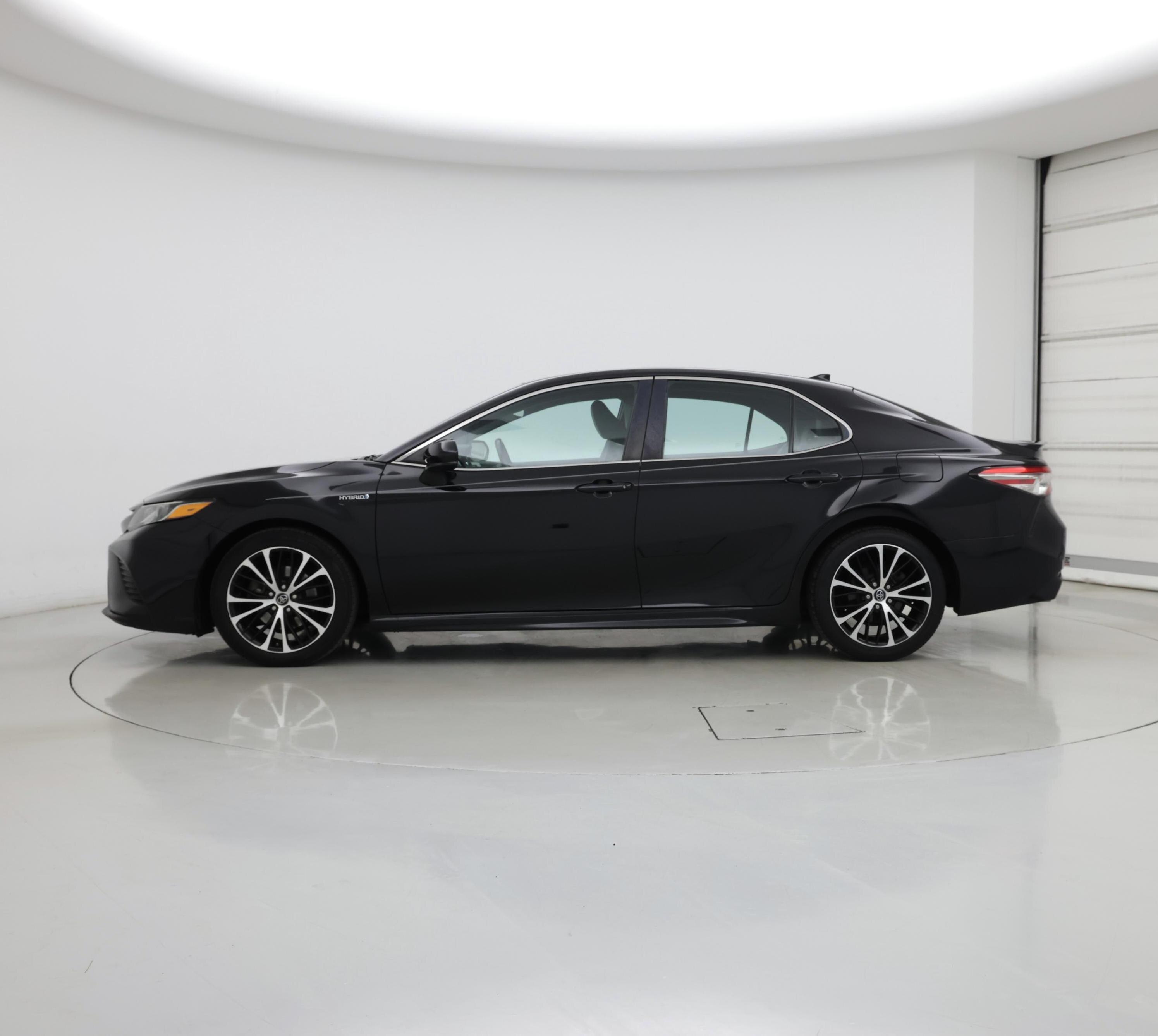 Thumbnail: 2019 Toyota Camry - 3