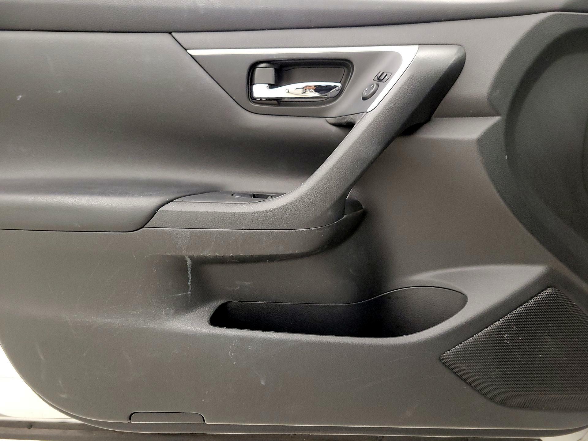 Thumbnail: 2018 Nissan Altima - 12