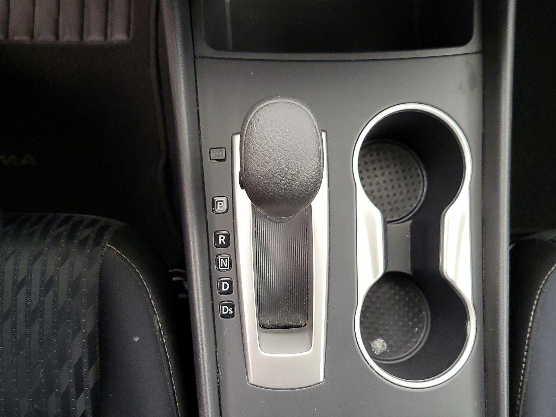 Thumbnail: 2018 Nissan Altima - 17