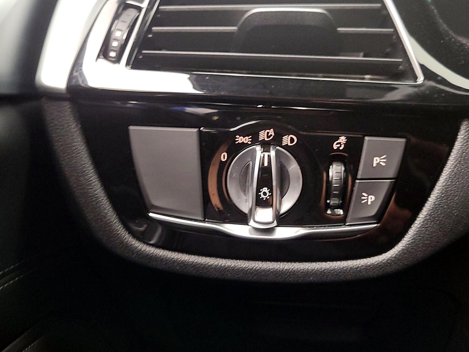 Thumbnail: 2019 BMW 6 Series - 13