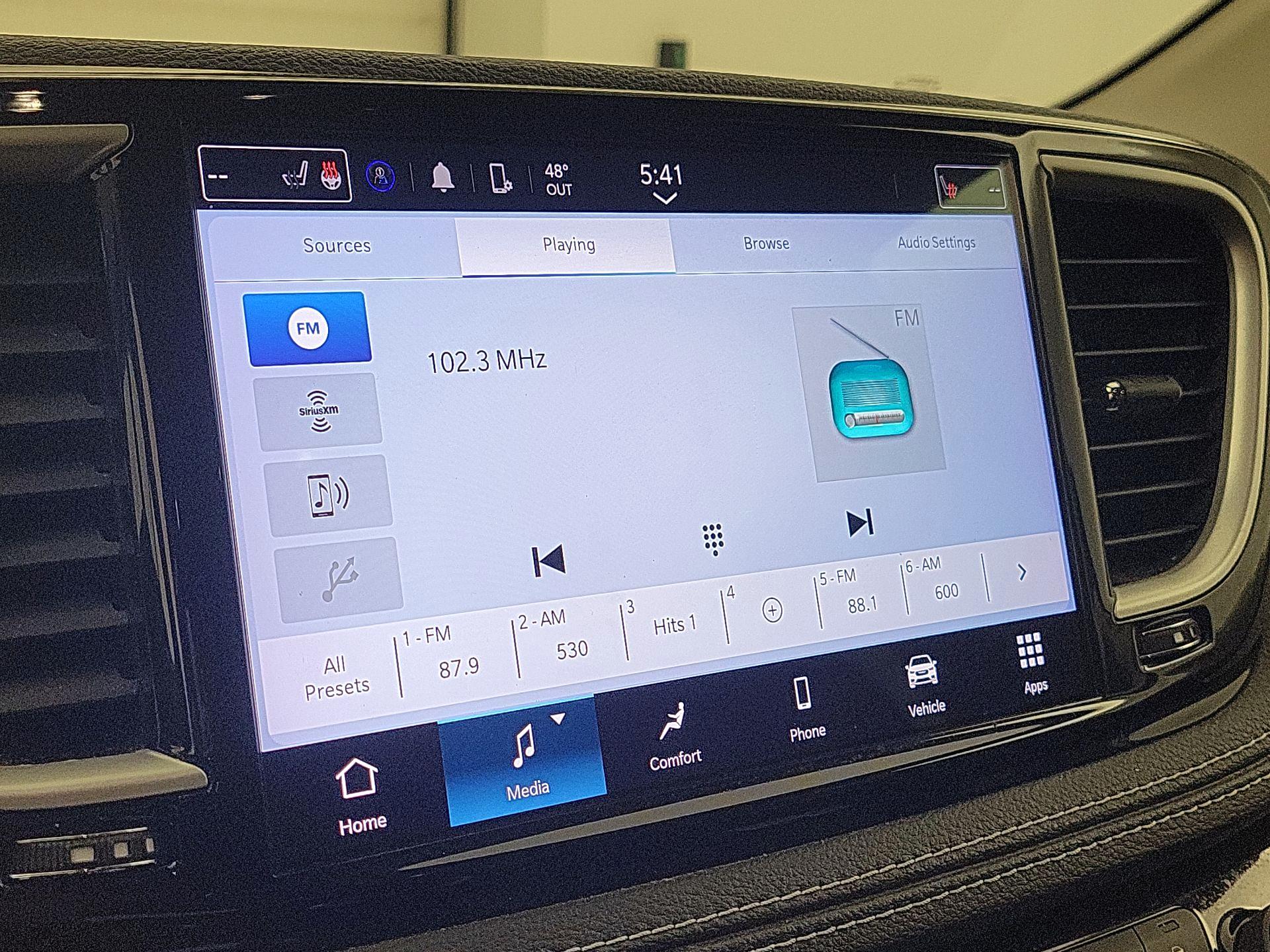 Thumbnail: 2023 Chrysler Pacifica - 15