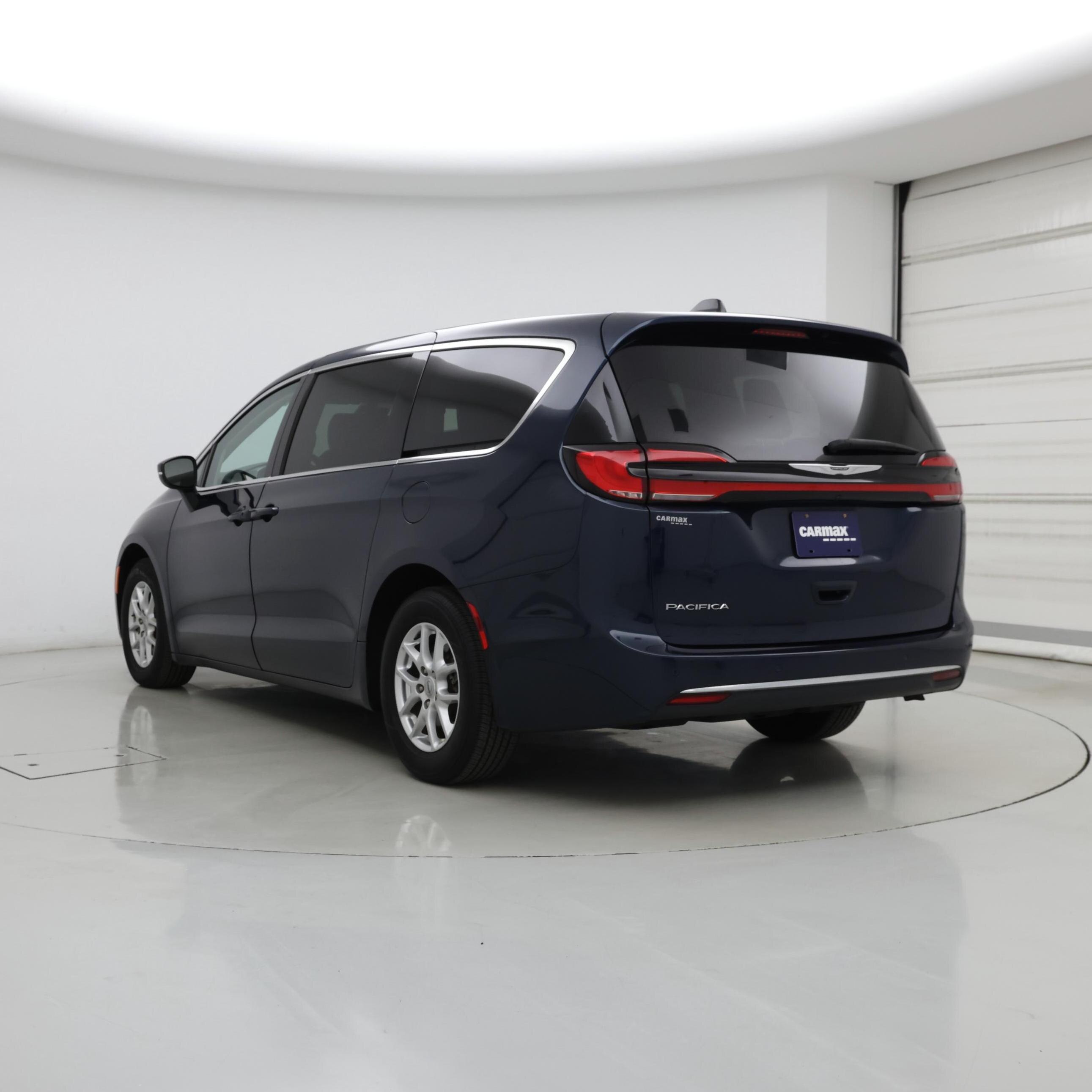 Thumbnail: 2023 Chrysler Pacifica - 2