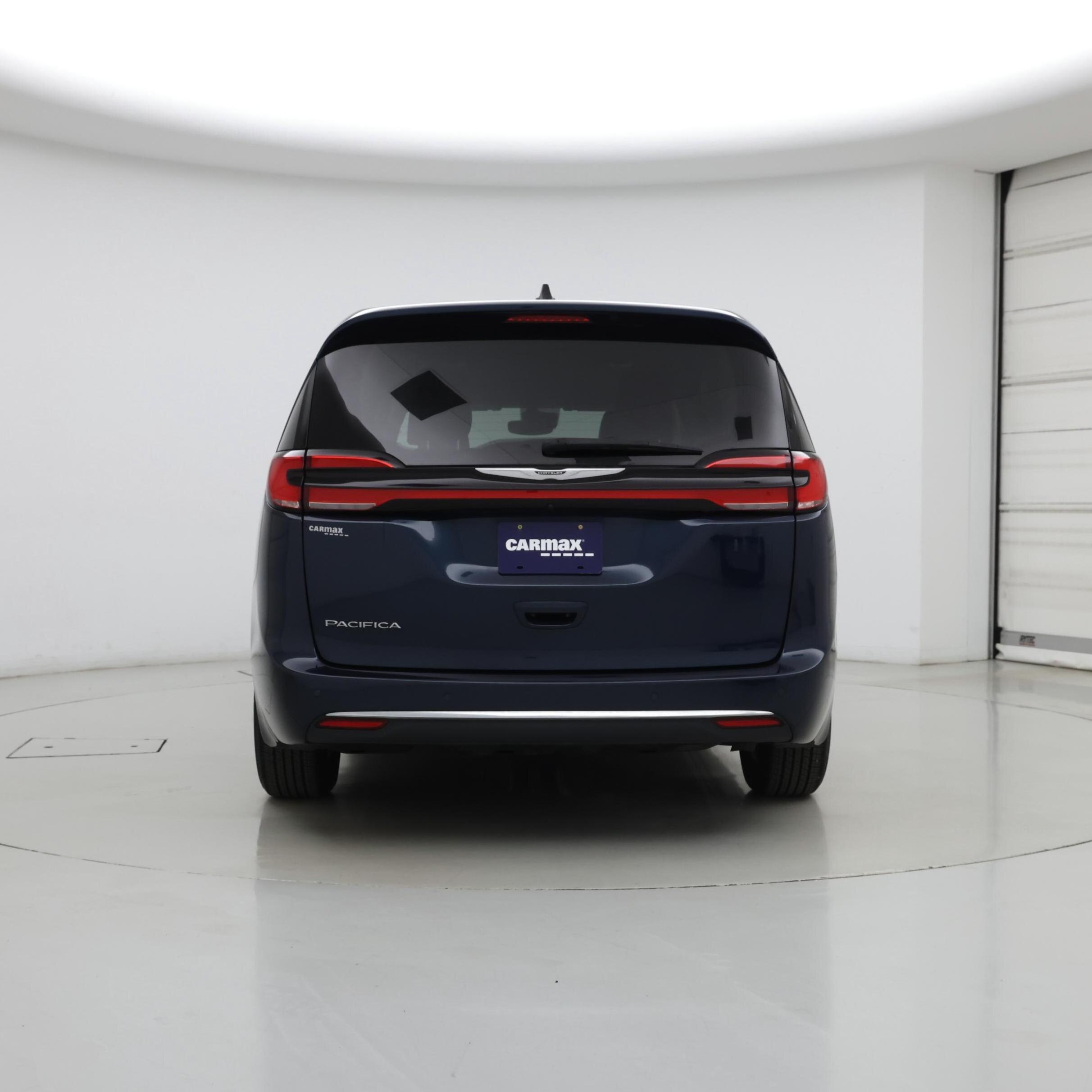 Thumbnail: 2023 Chrysler Pacifica - 6