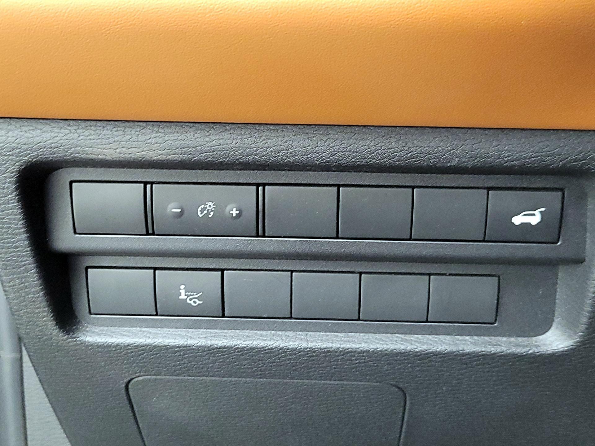 Thumbnail: 2022 Mitsubishi Outlander - 13