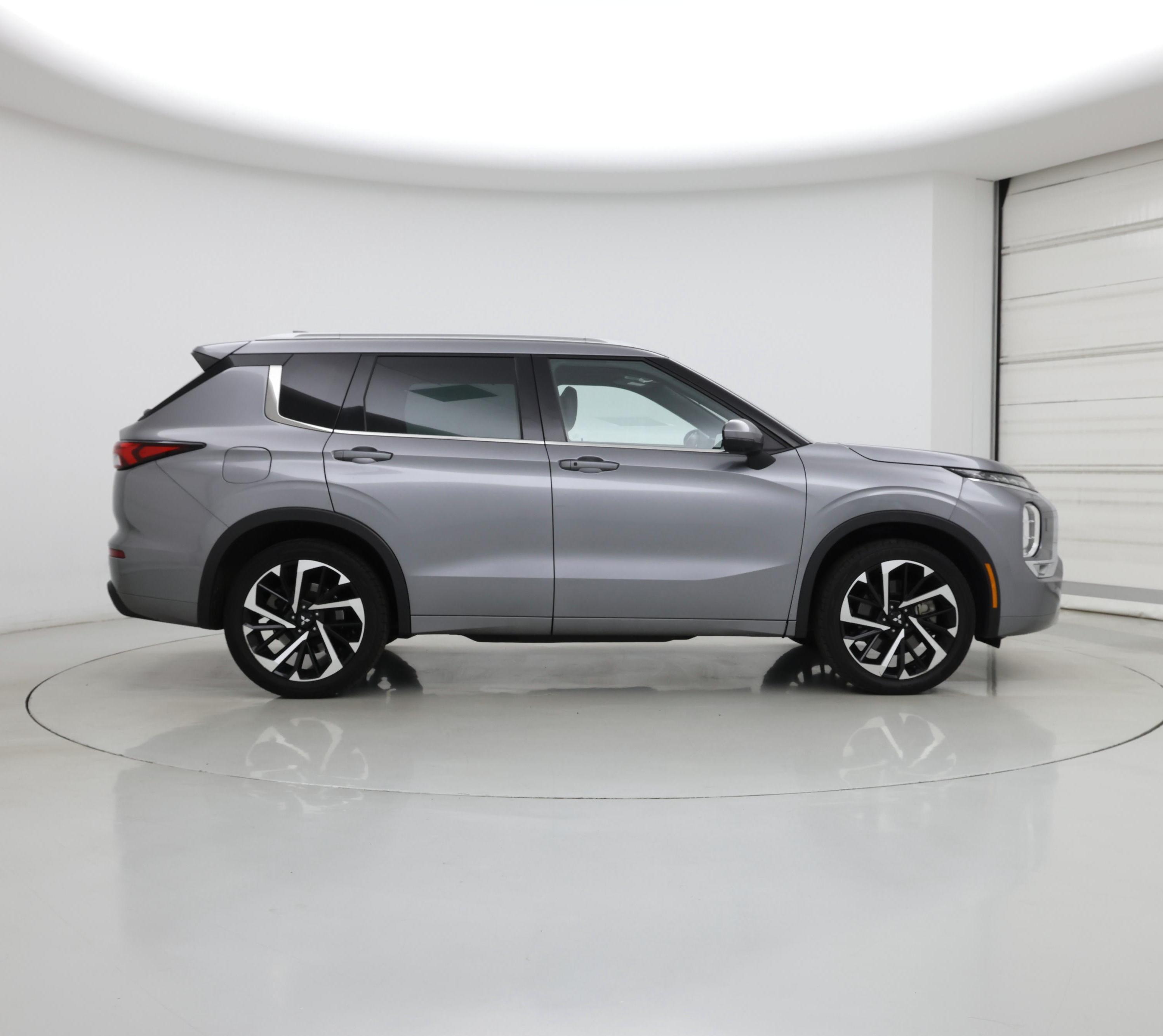 Thumbnail: 2022 Mitsubishi Outlander - 7