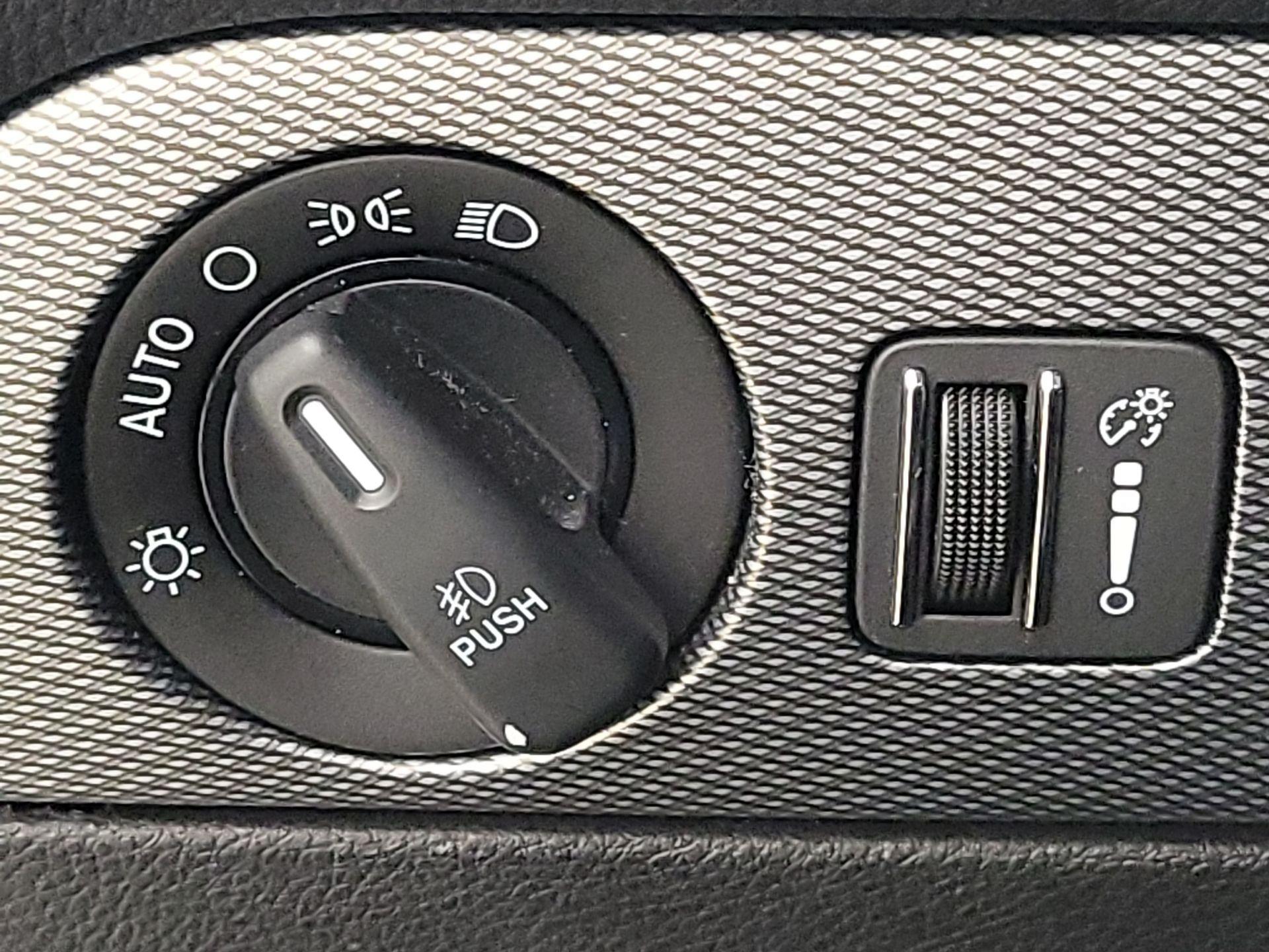 Thumbnail: 2020 Dodge Durango - 13