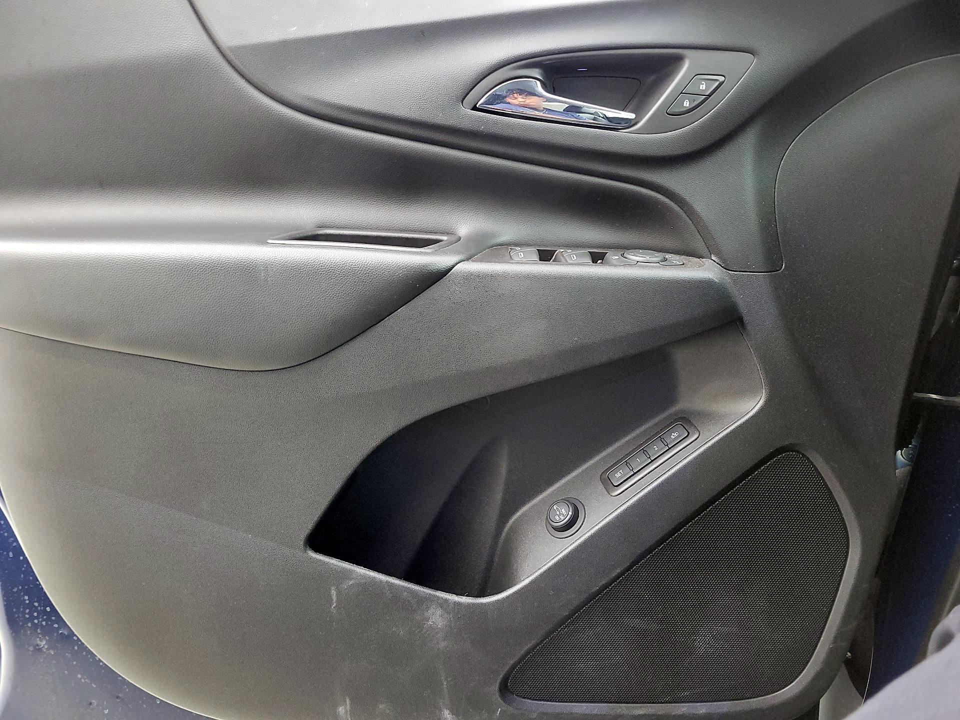 Thumbnail: 2020 Chevrolet Equinox - 12