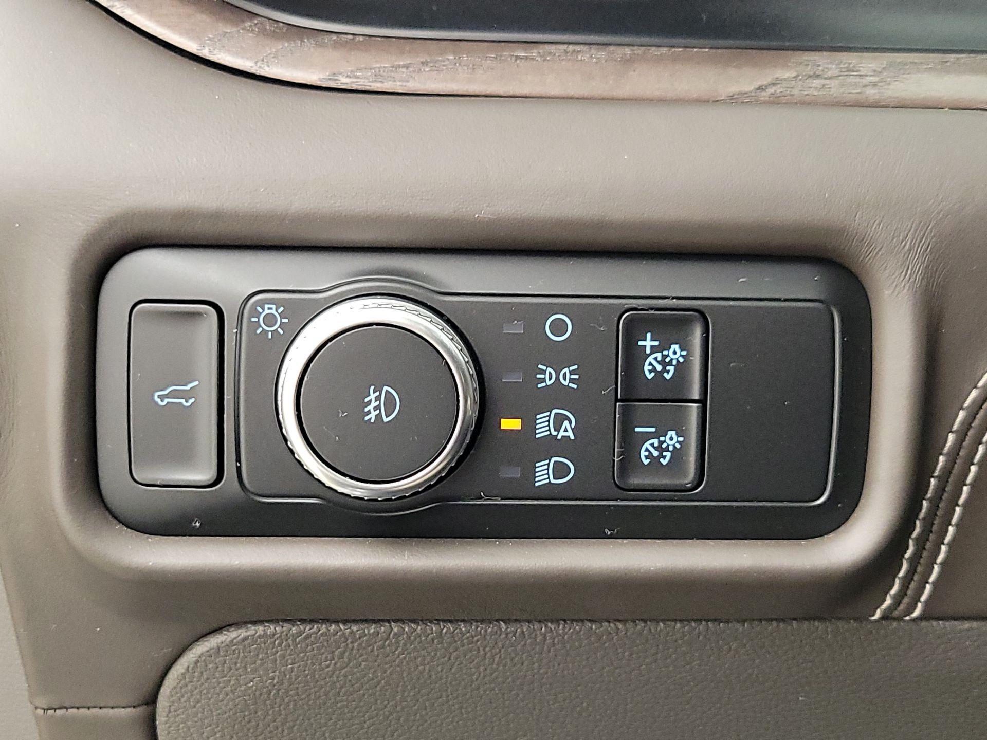 Thumbnail: 2020 Ford Explorer - 13