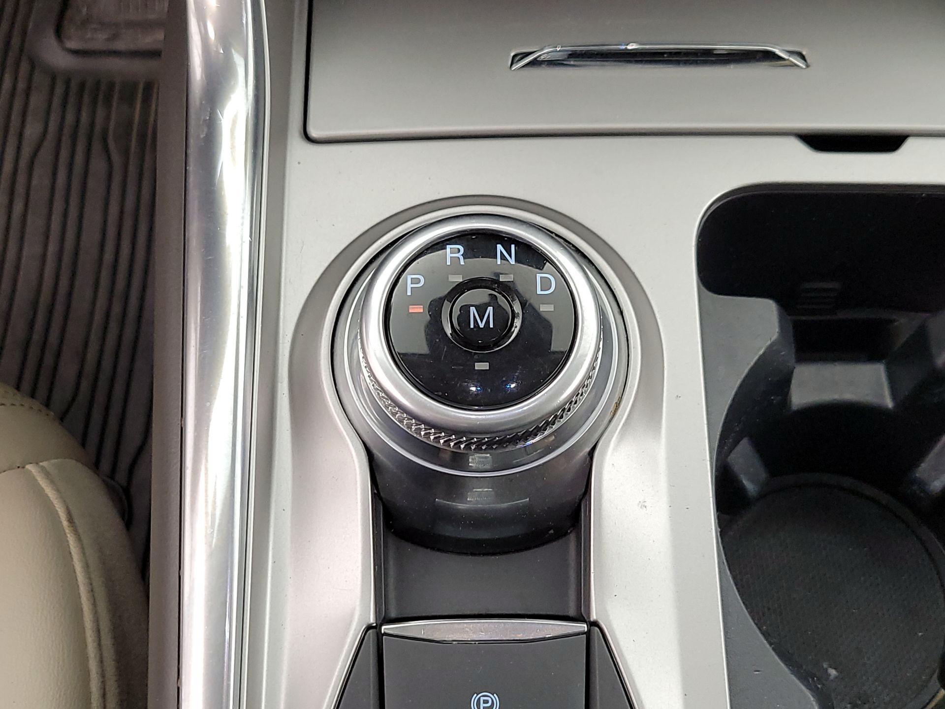 Thumbnail: 2020 Ford Explorer - 18