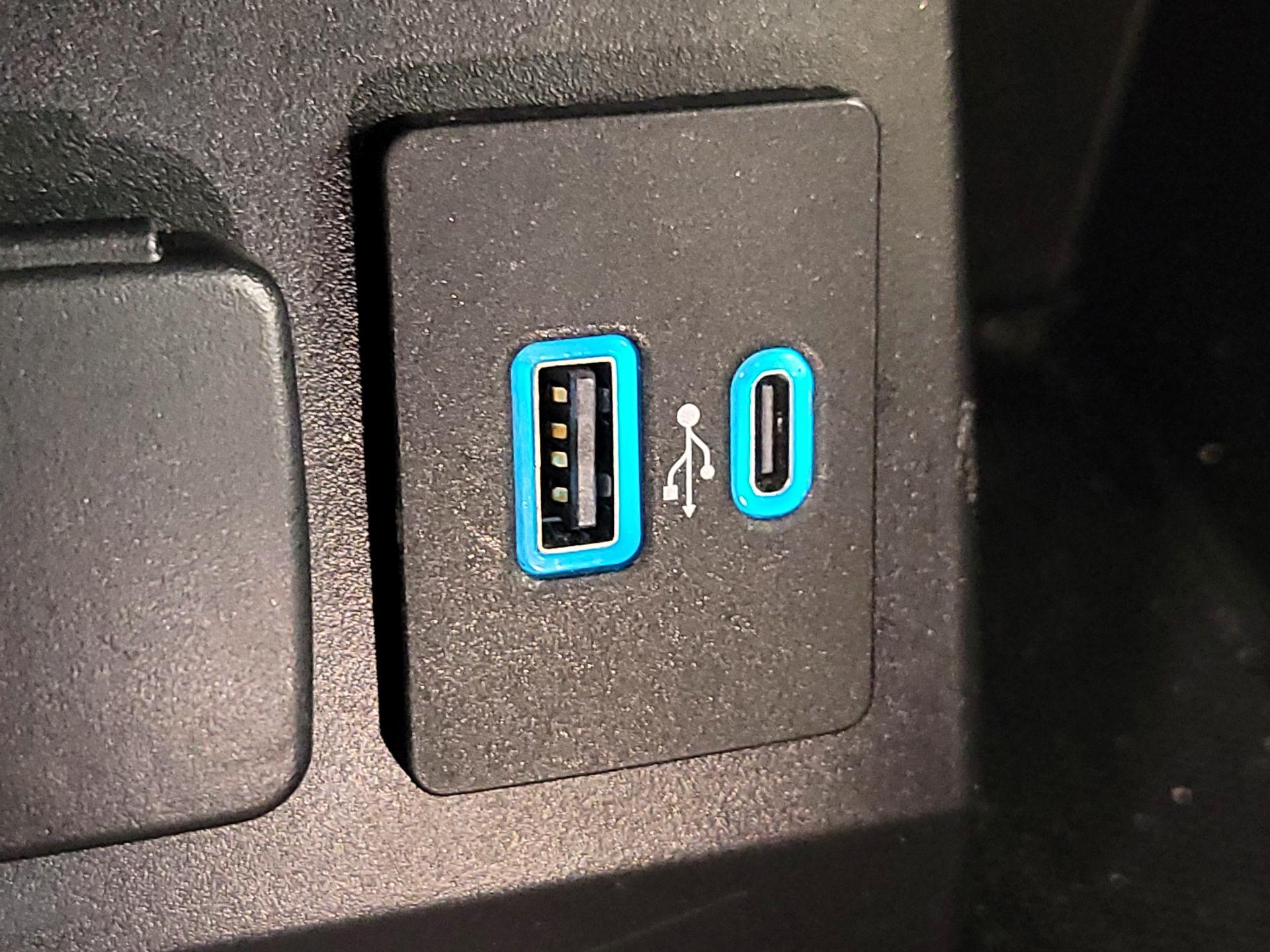 Thumbnail: 2020 Ford Explorer - 19