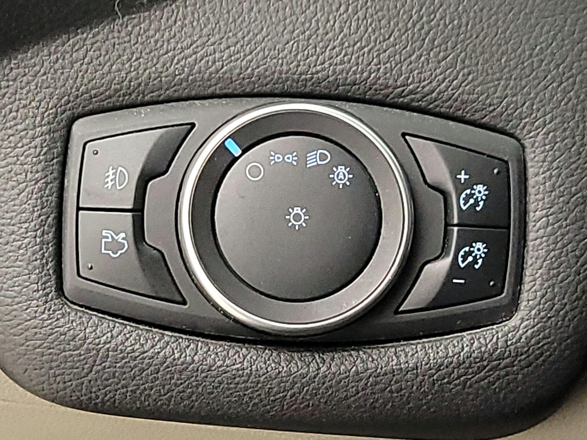 Thumbnail: 2016 Ford Escape - 13