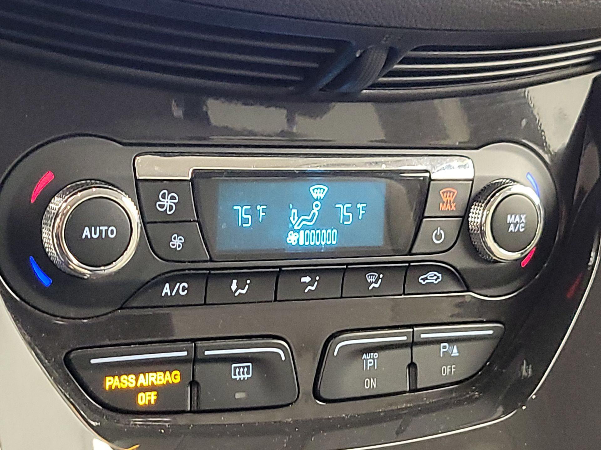 Thumbnail: 2016 Ford Escape - 17