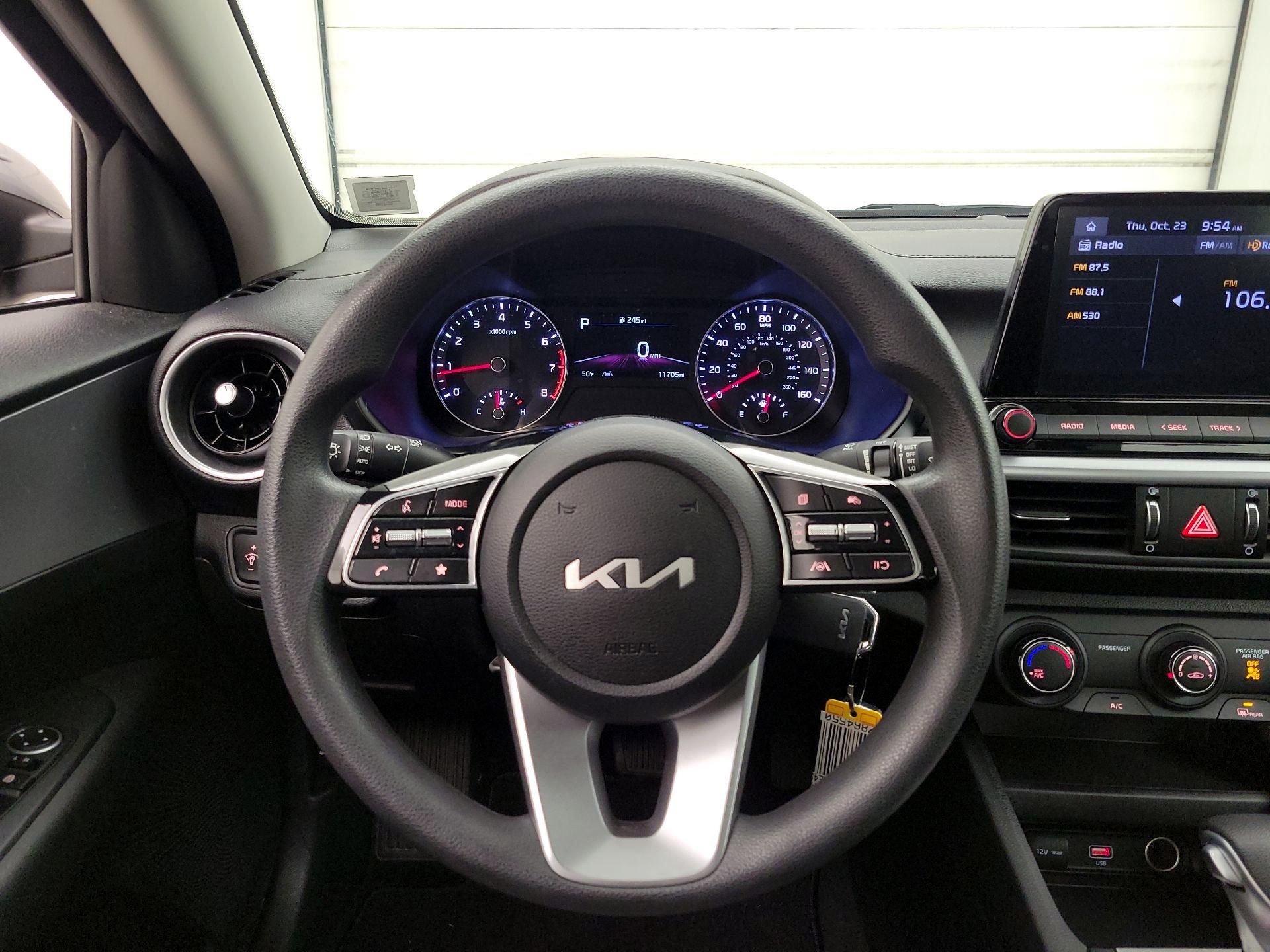 Thumbnail: 2022 Kia Forte - 10