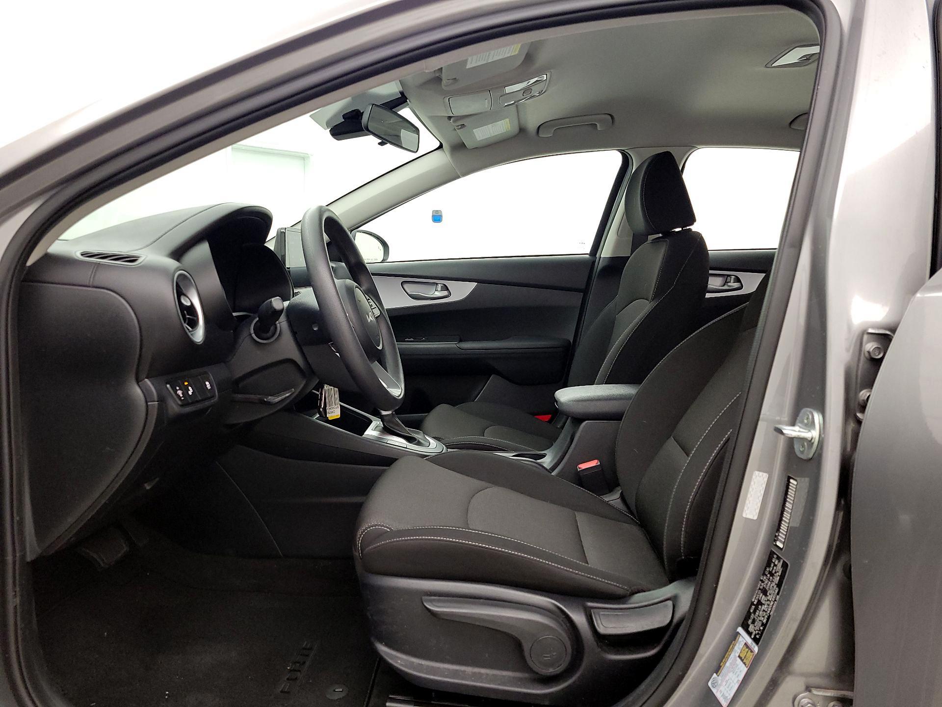 Thumbnail: 2022 Kia Forte - 11