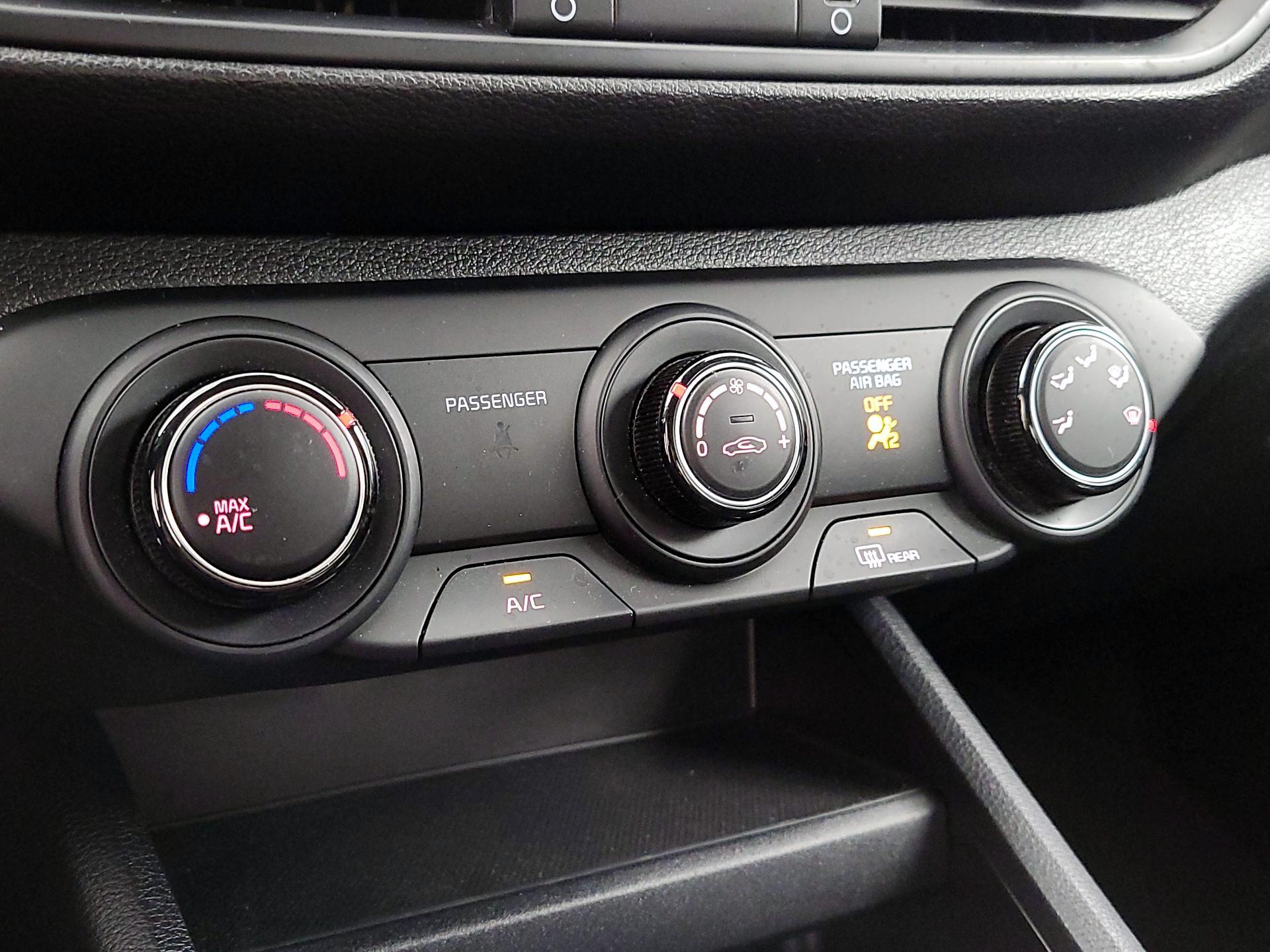 Thumbnail: 2022 Kia Forte - 16