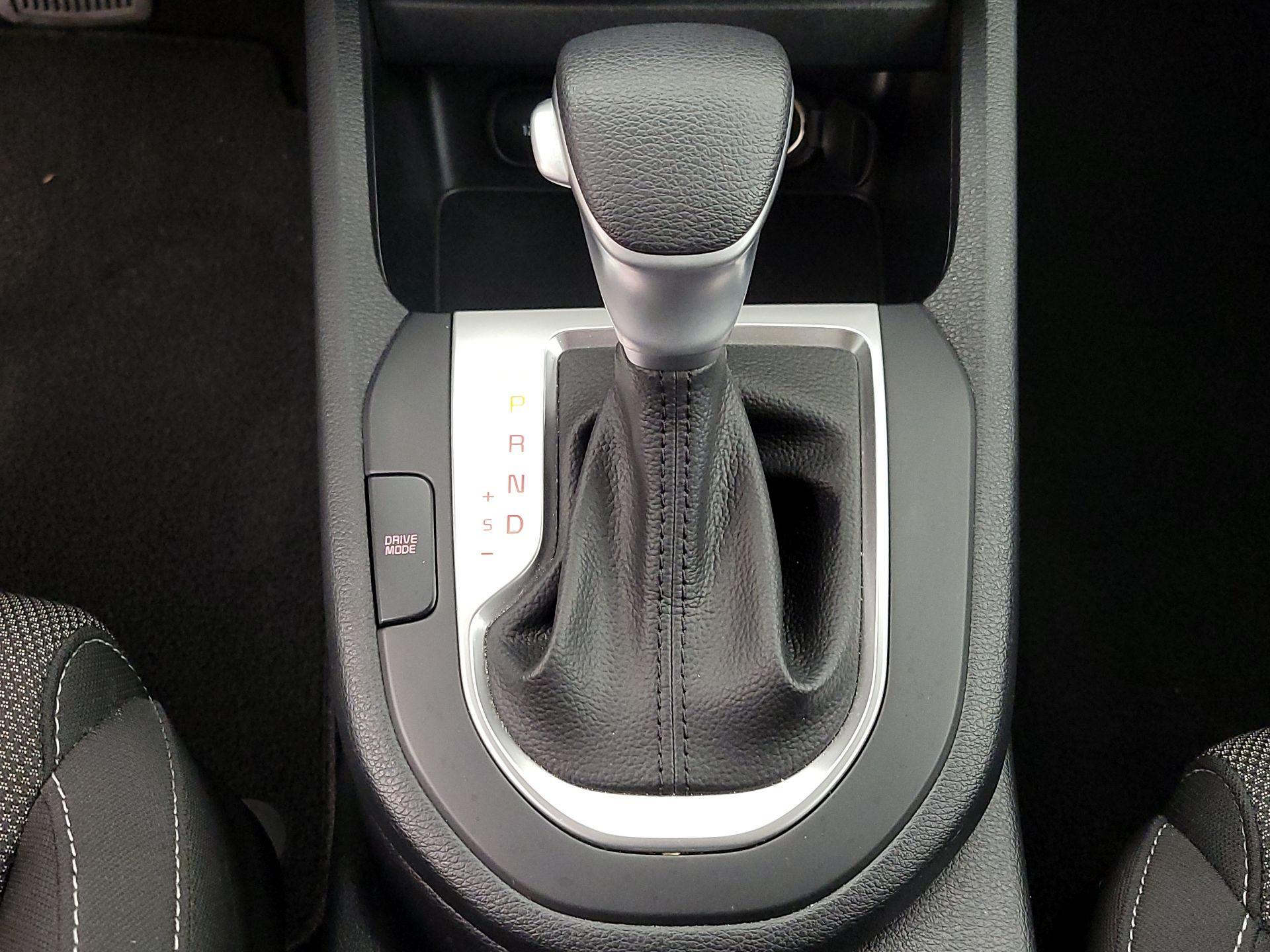 Thumbnail: 2022 Kia Forte - 17