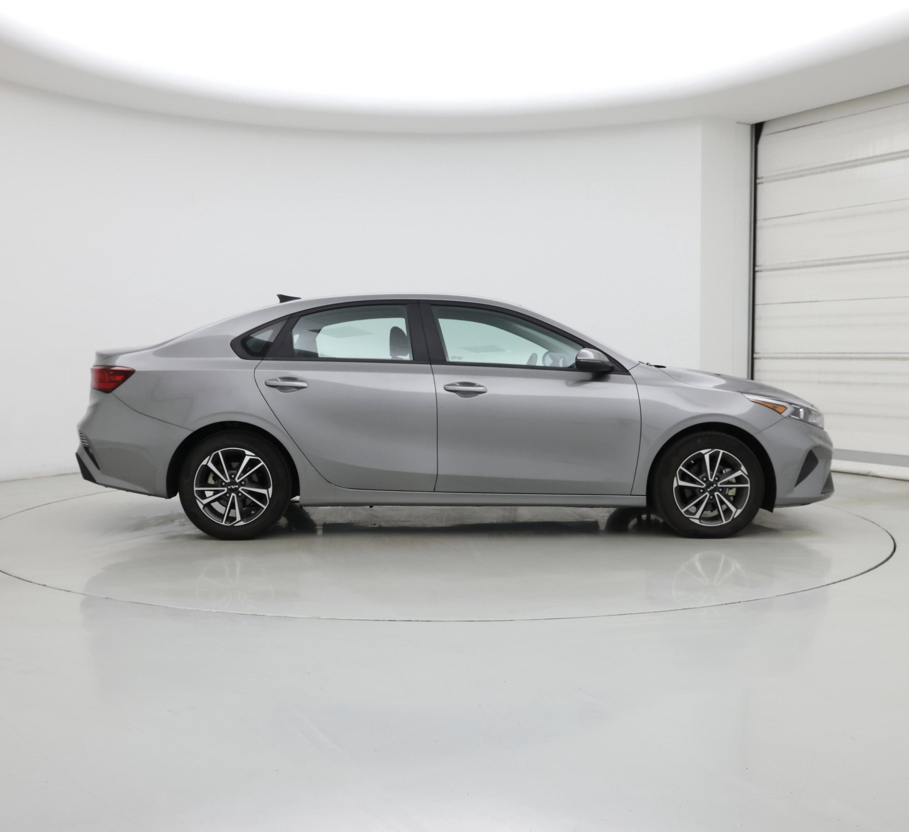 Thumbnail: 2022 Kia Forte - 7