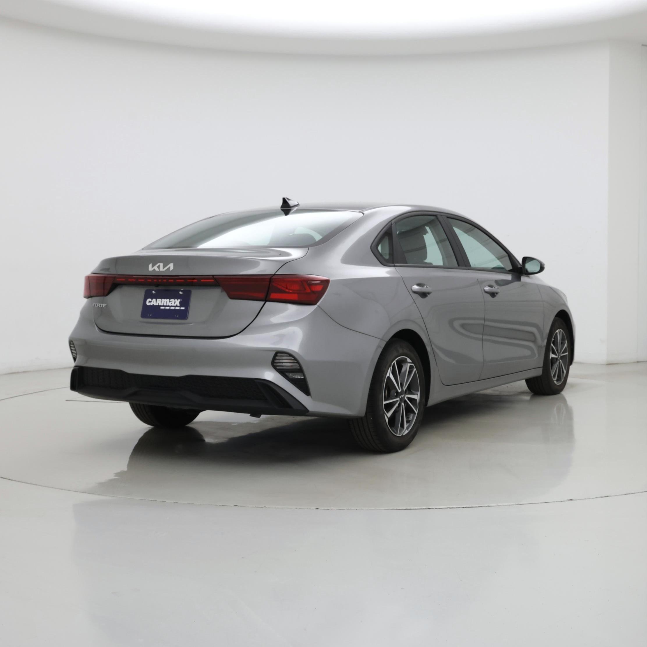 Thumbnail: 2022 Kia Forte - 8