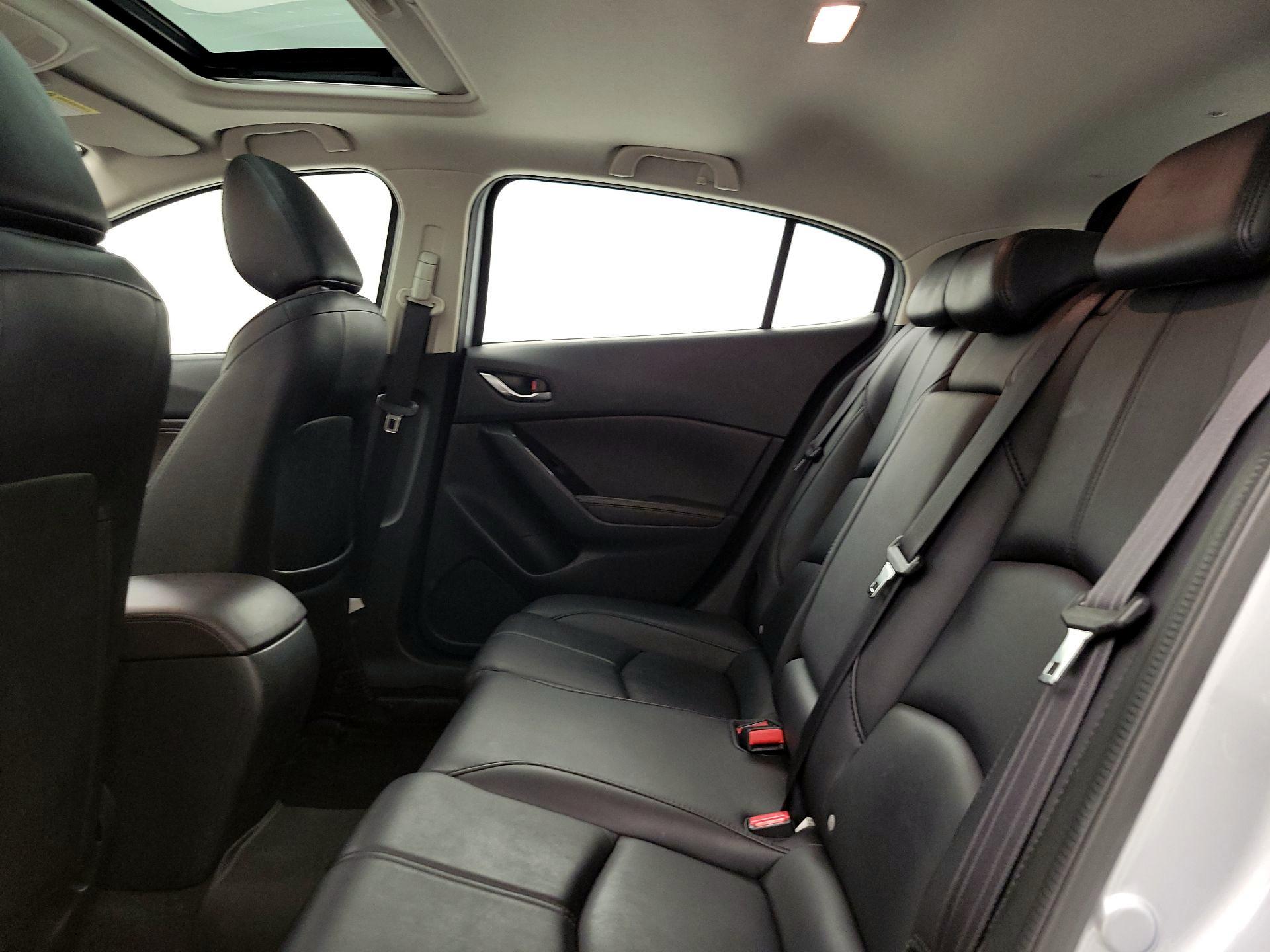 Thumbnail: 2017 Mazda Mazda3 - 20