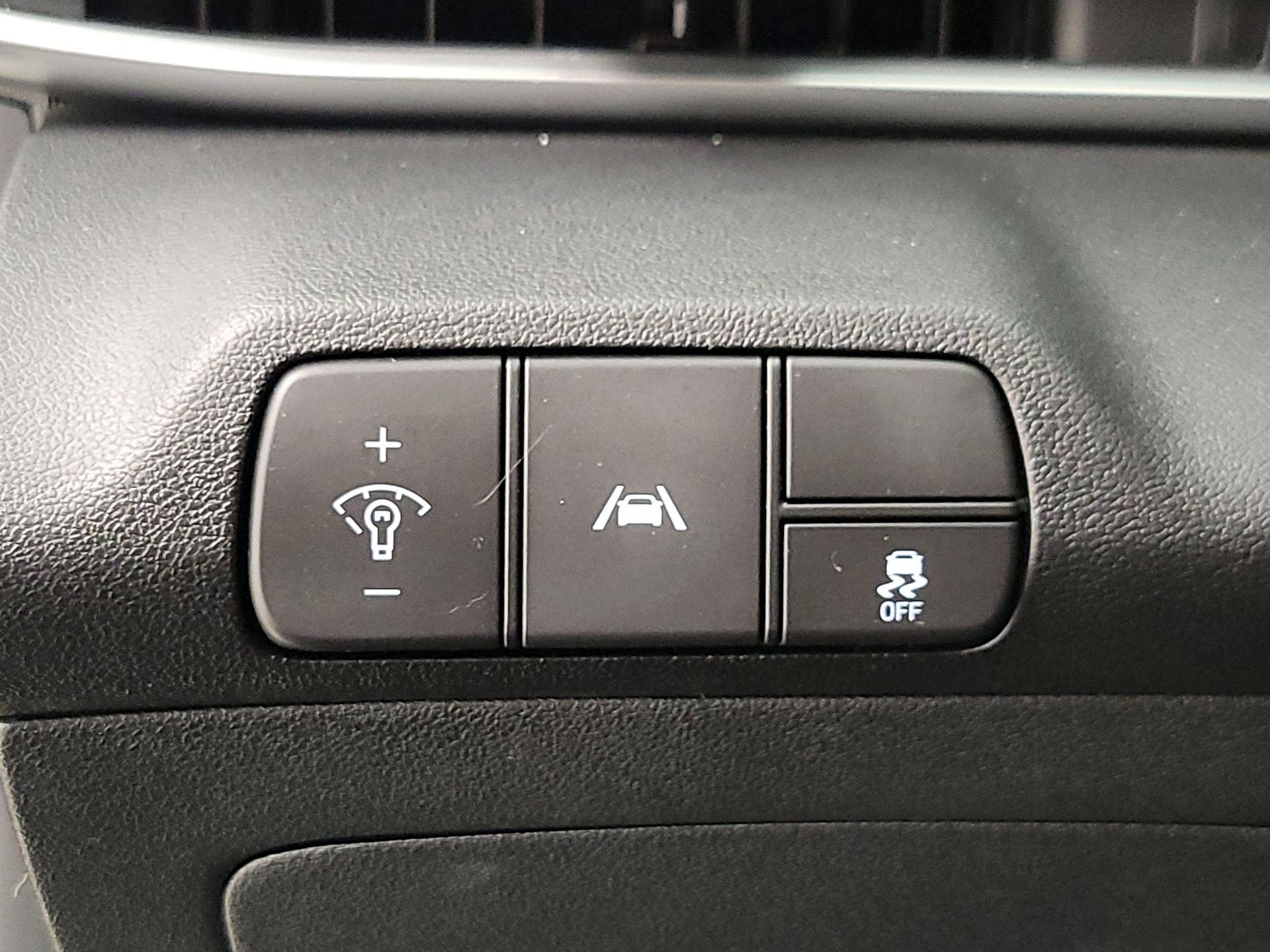 Thumbnail: 2022 Hyundai Elantra - 13