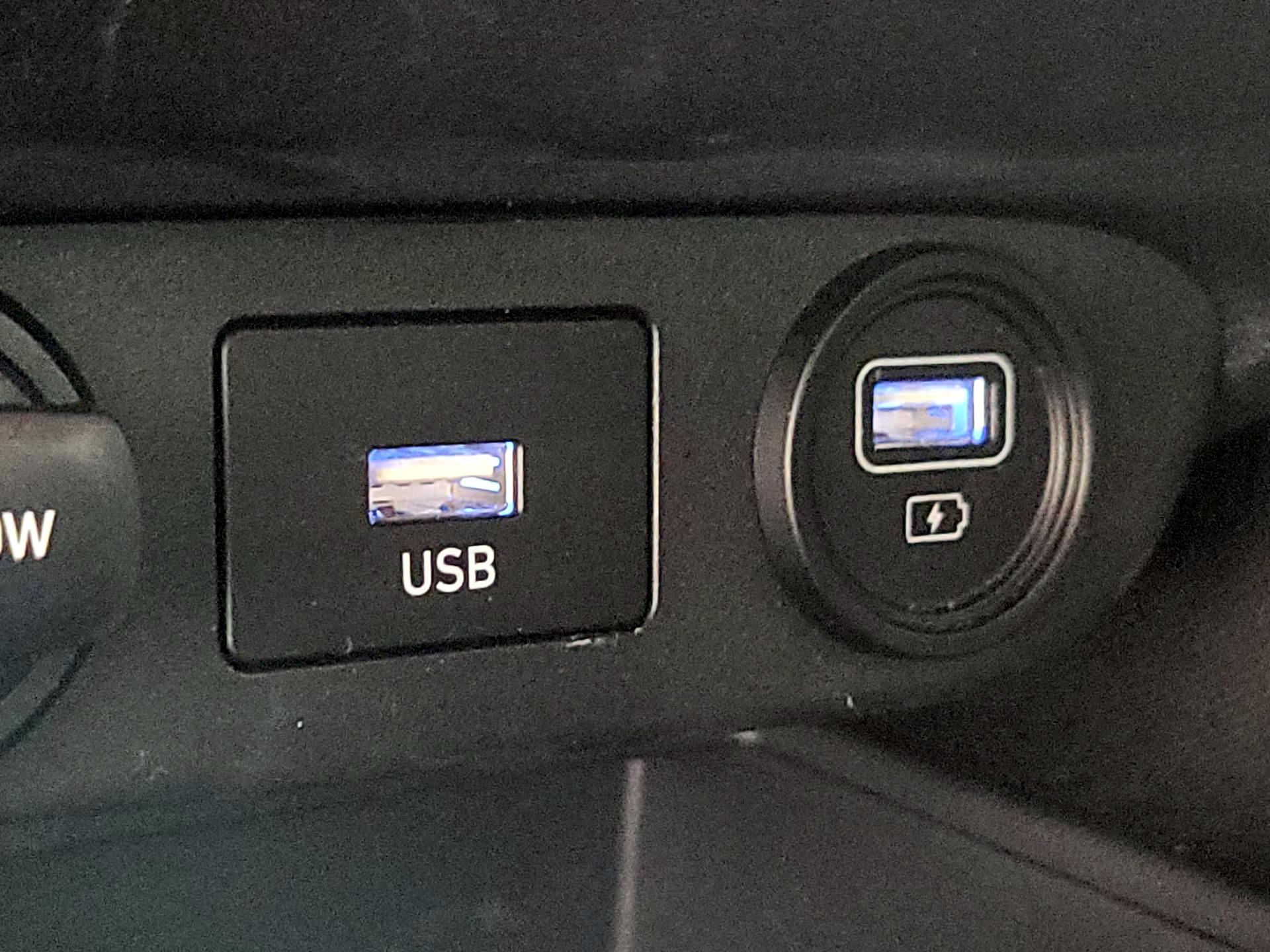 Thumbnail: 2022 Hyundai Elantra - 18