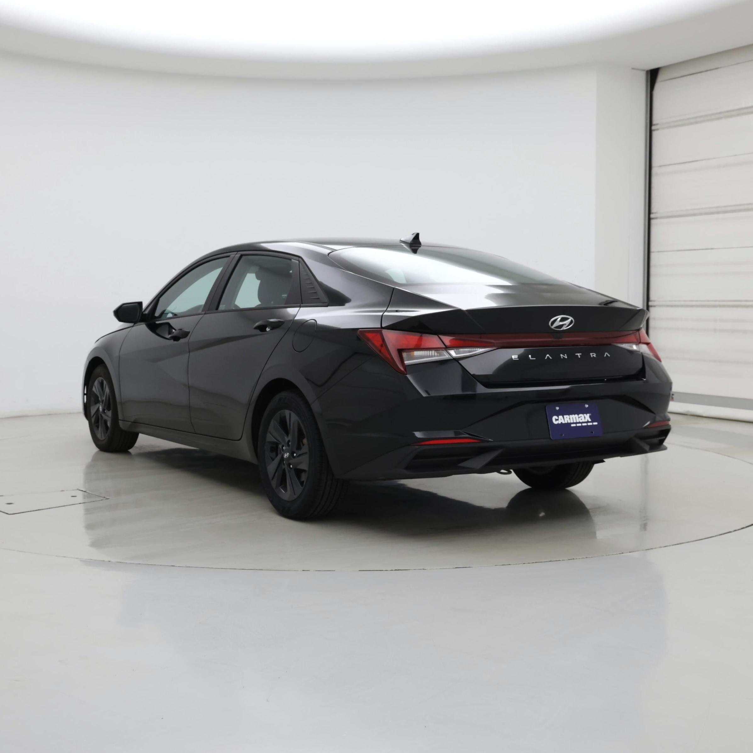 Thumbnail: 2022 Hyundai Elantra - 2