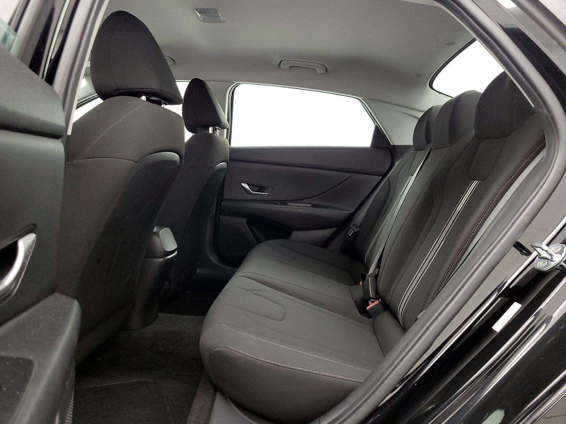 Thumbnail: 2022 Hyundai Elantra - 19