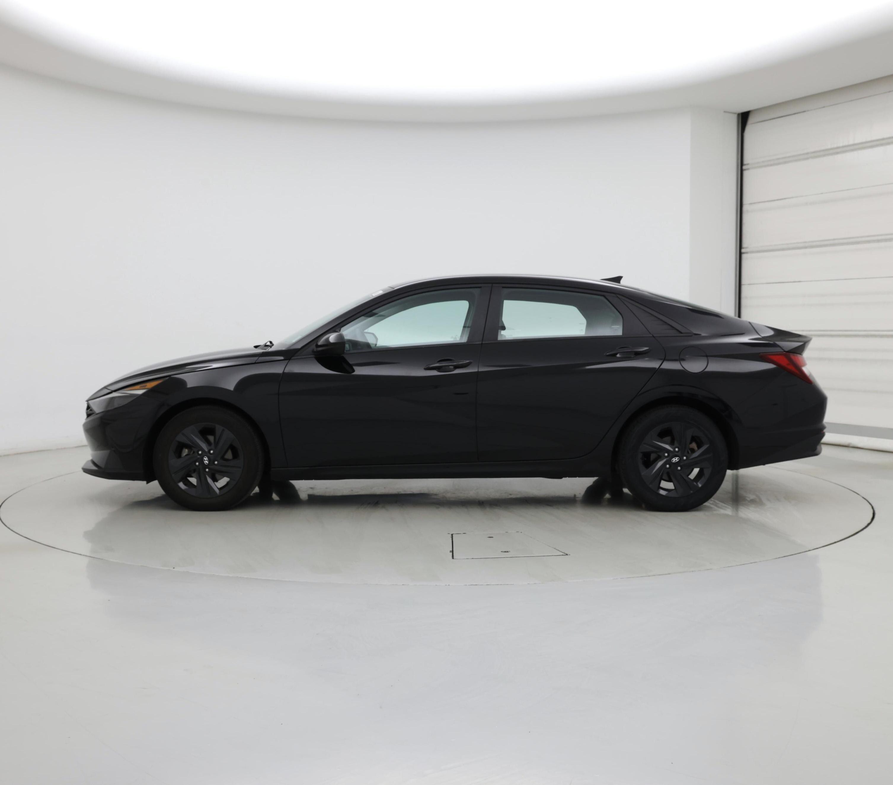 Thumbnail: 2022 Hyundai Elantra - 3