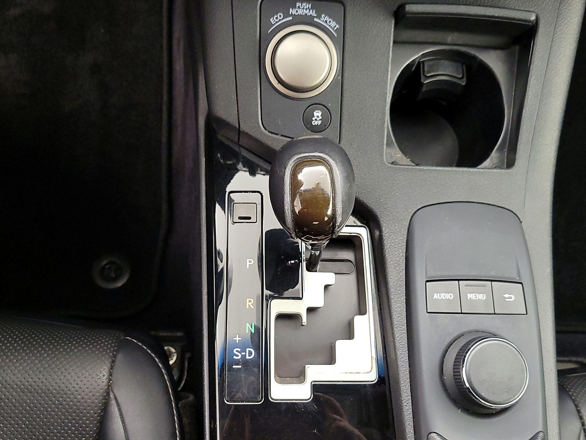 Thumbnail: 2015 Lexus ES - 17