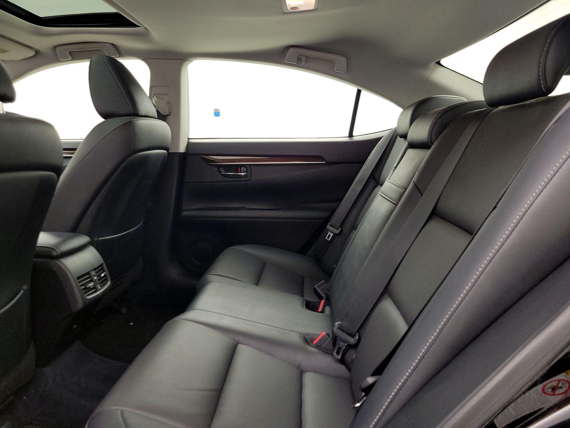 Thumbnail: 2015 Lexus ES - 20