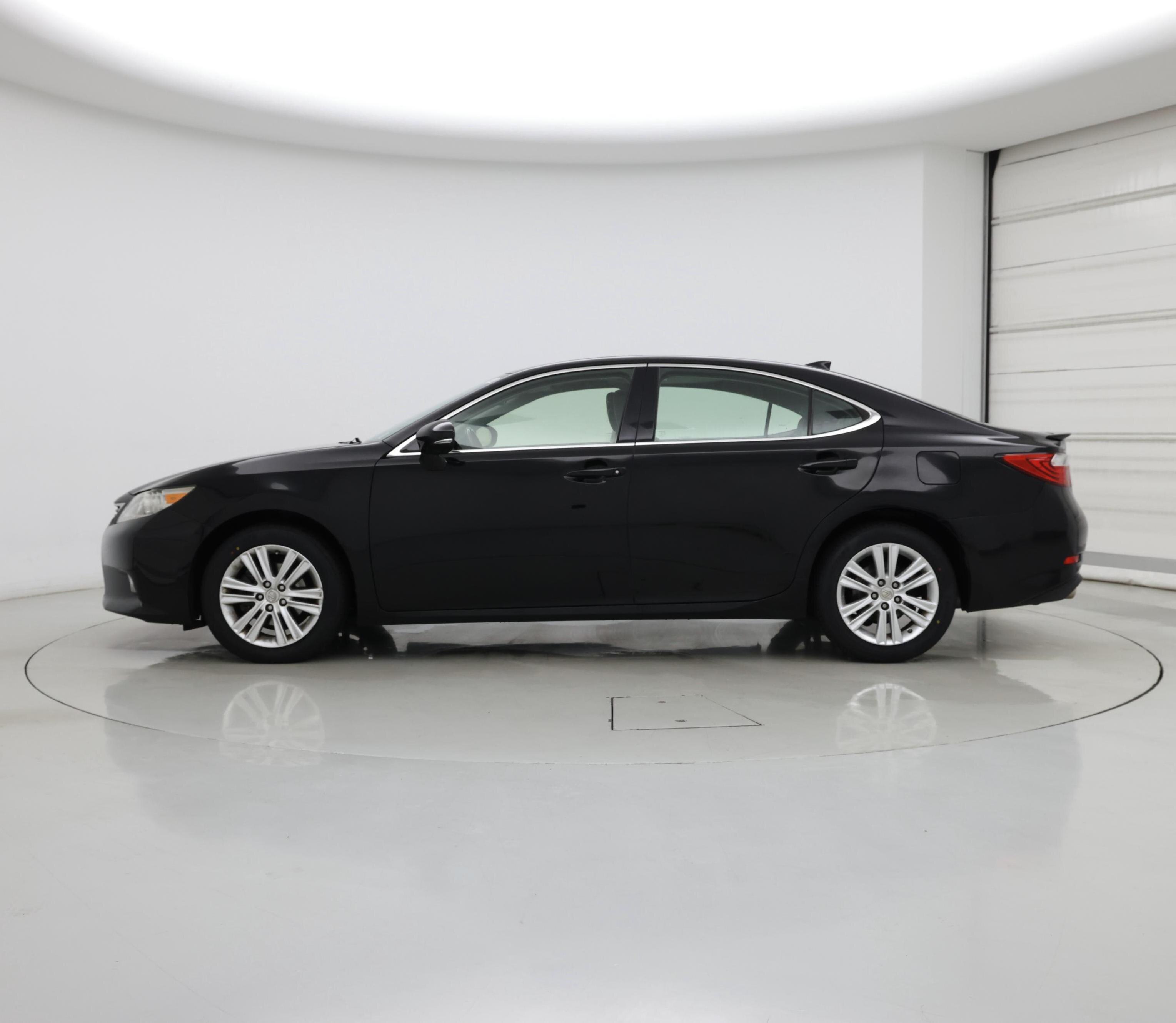 Thumbnail: 2015 Lexus ES - 3