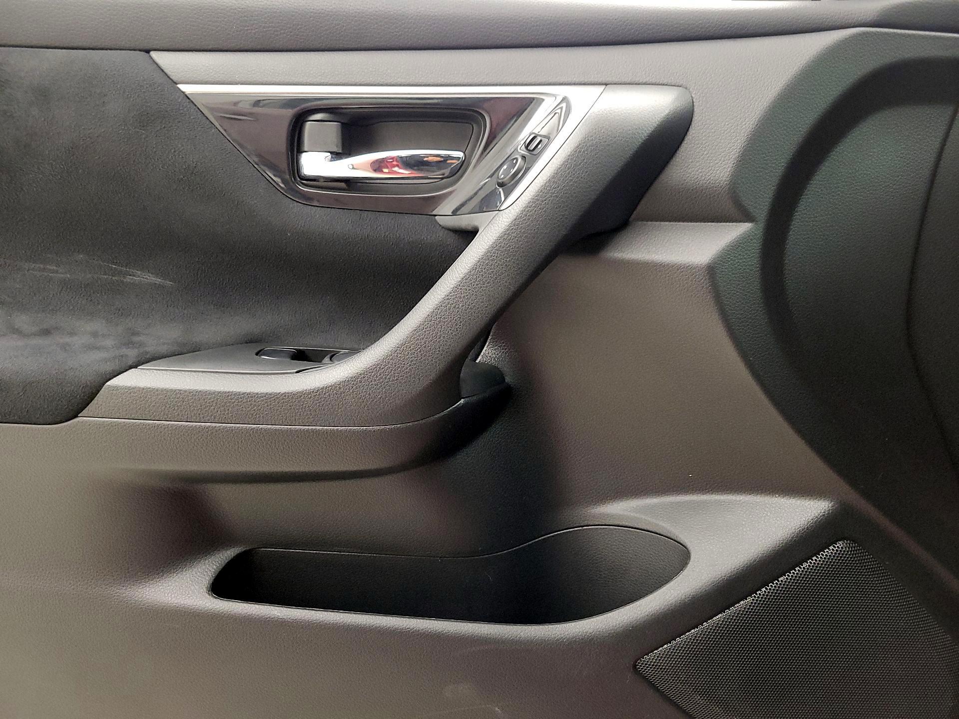 Thumbnail: 2014 Nissan Altima - 12