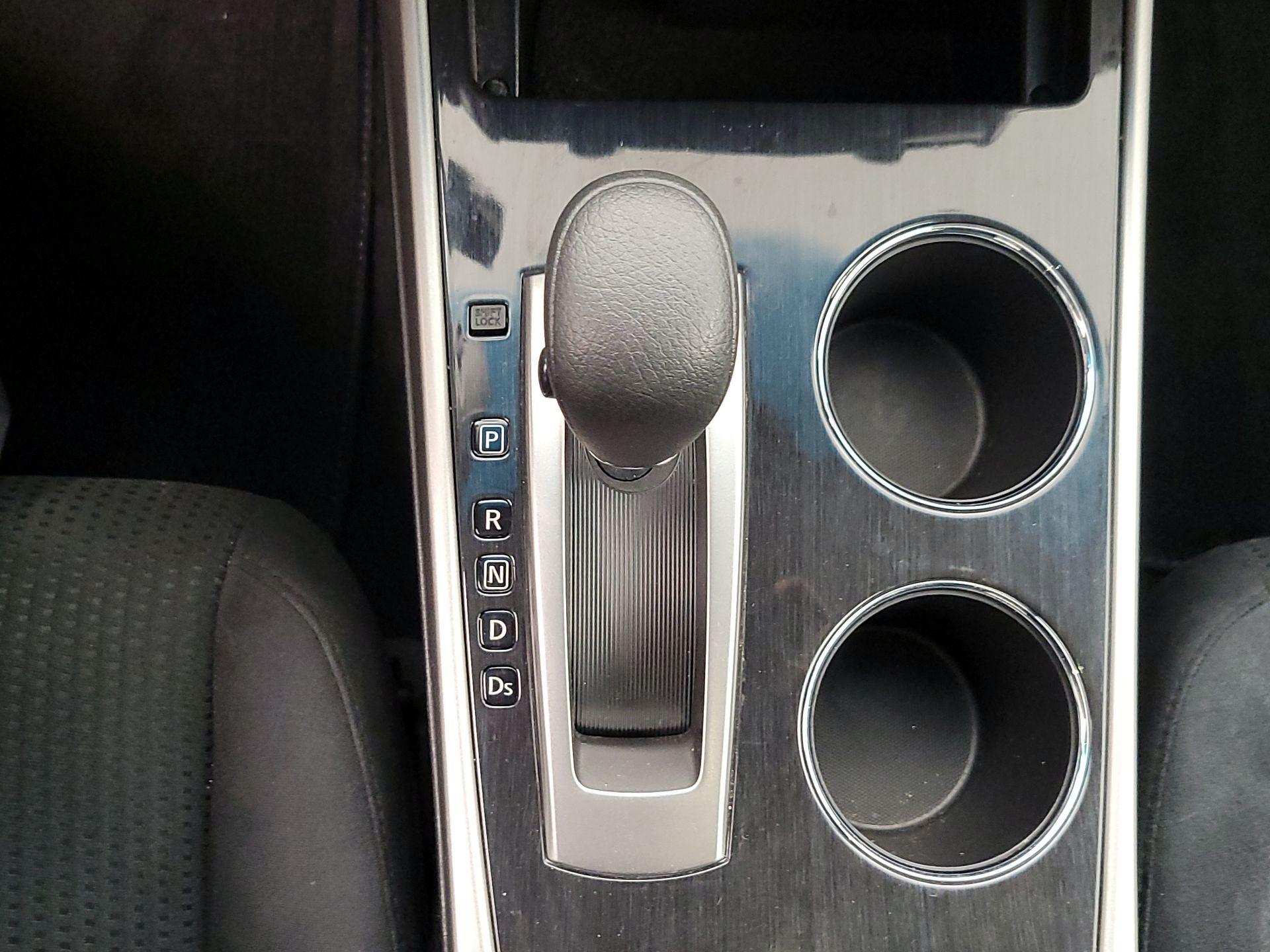 Thumbnail: 2014 Nissan Altima - 16