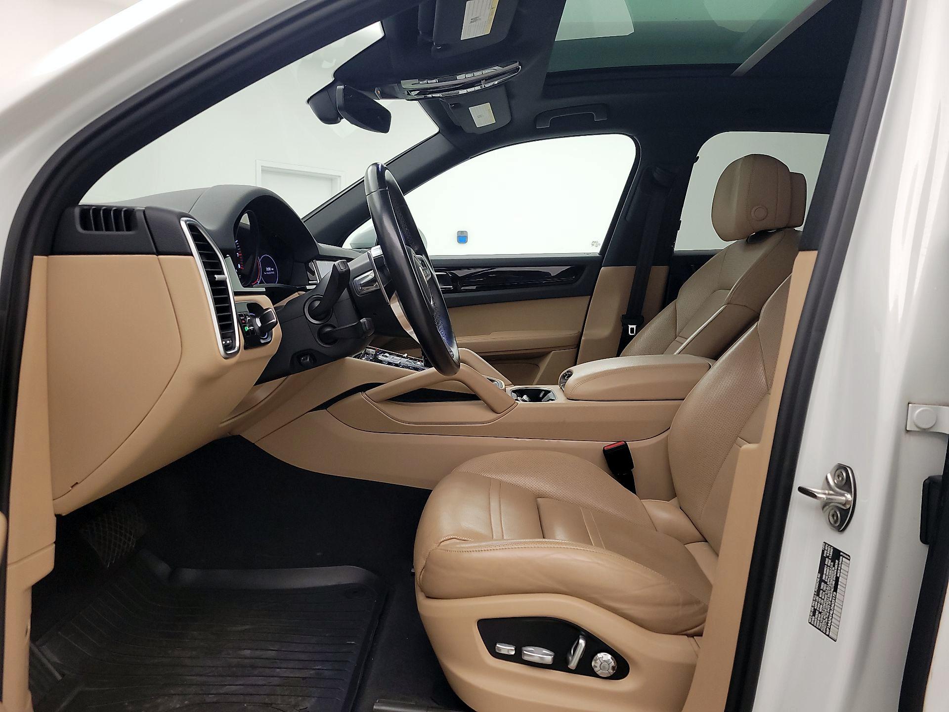 Thumbnail: 2020 Porsche Cayenne - 11