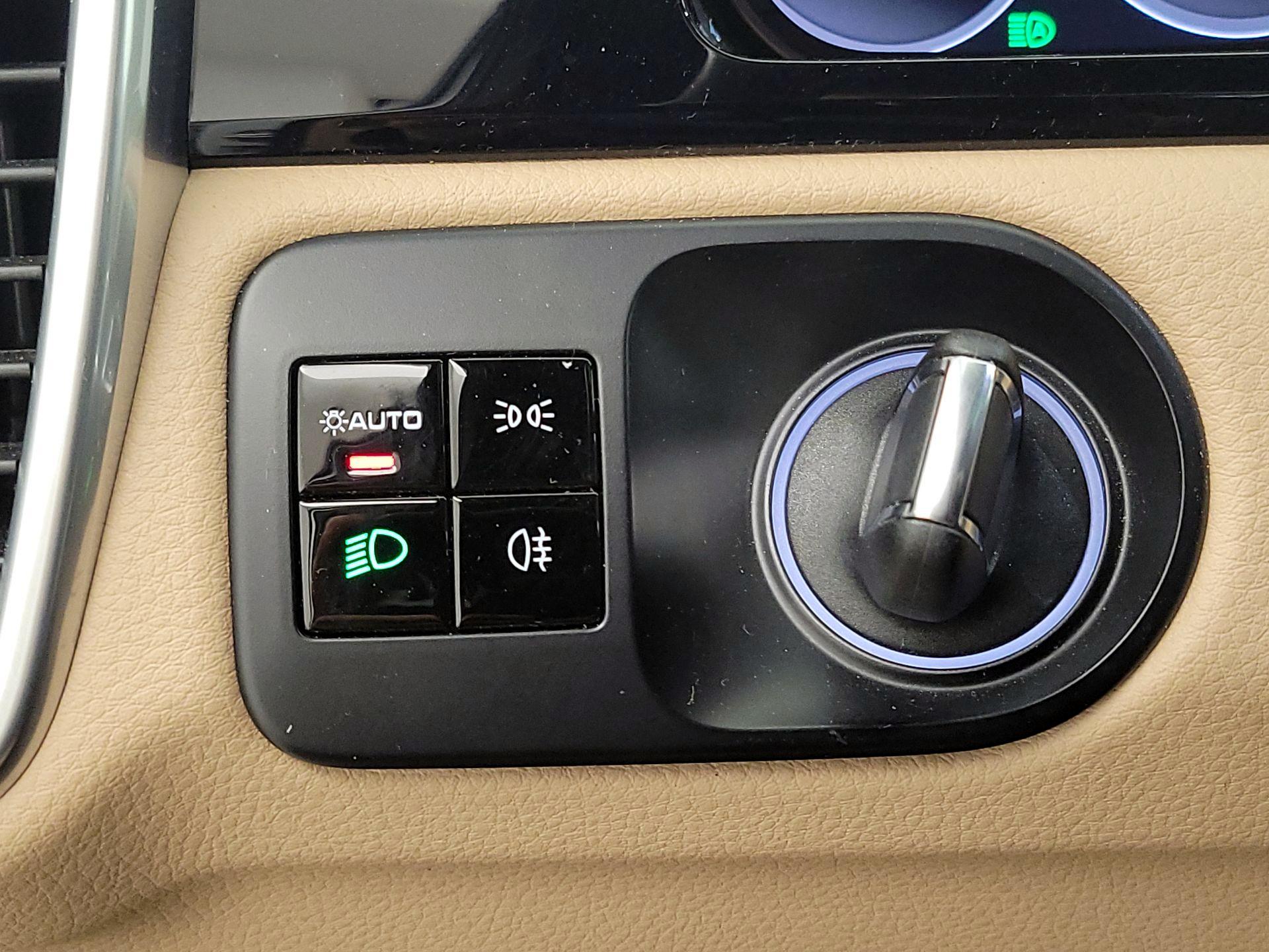 Thumbnail: 2020 Porsche Cayenne - 13