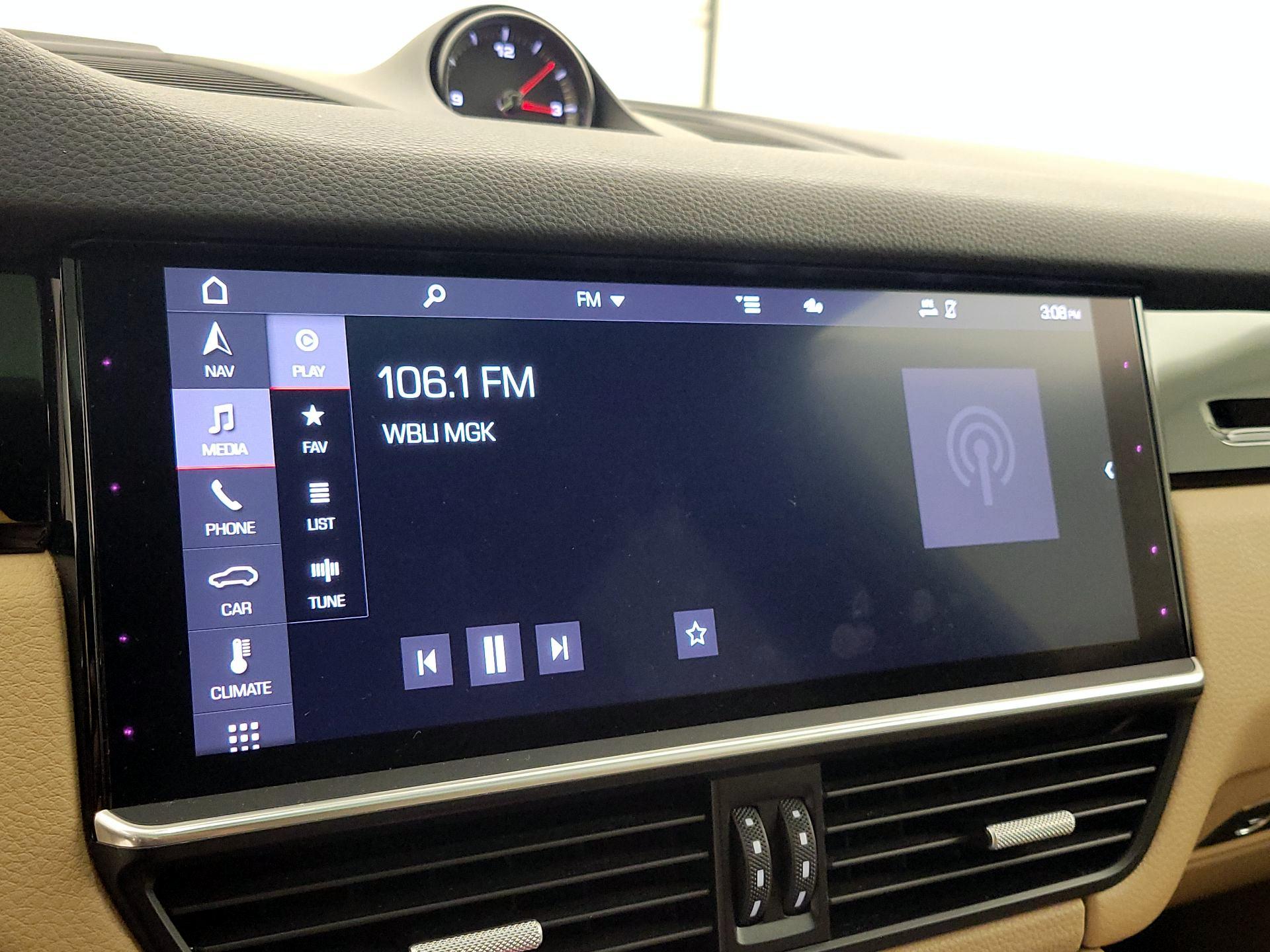 Thumbnail: 2020 Porsche Cayenne - 16