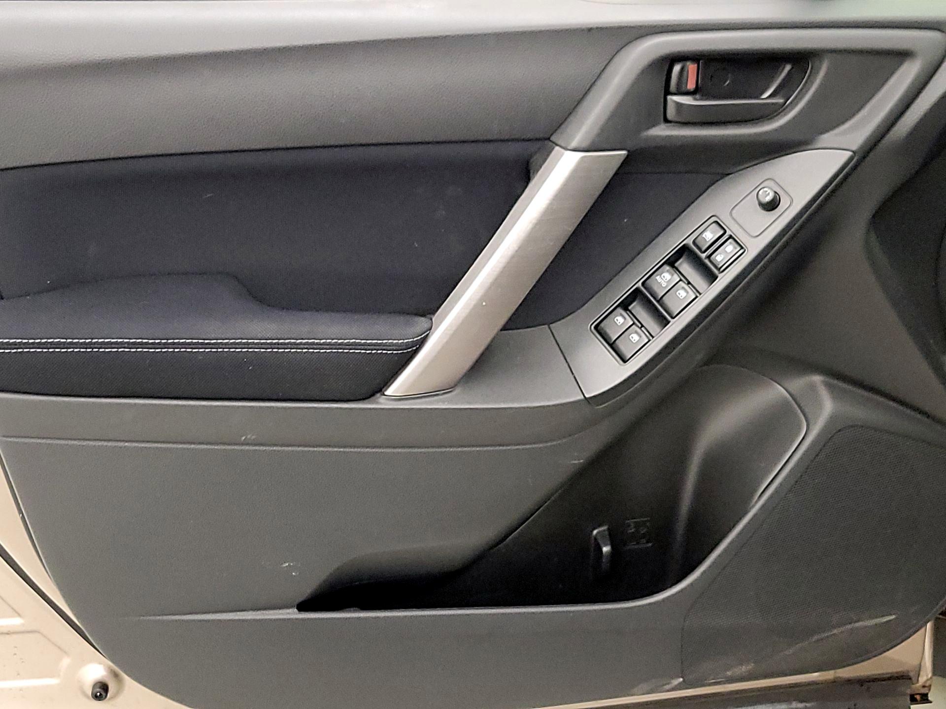 Thumbnail: 2015 Subaru Forester - 12