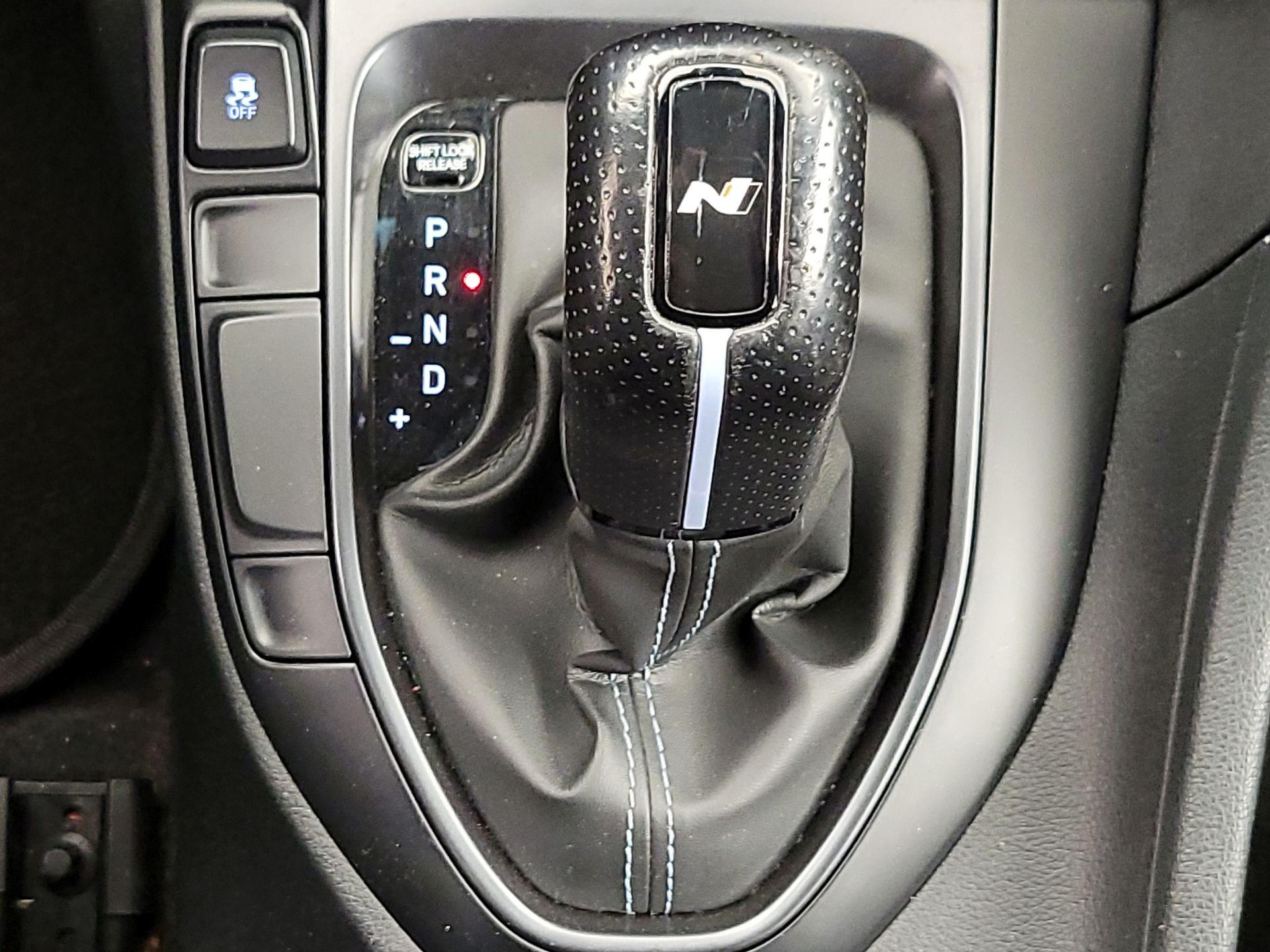 Thumbnail: 2022 Hyundai Veloster - 18